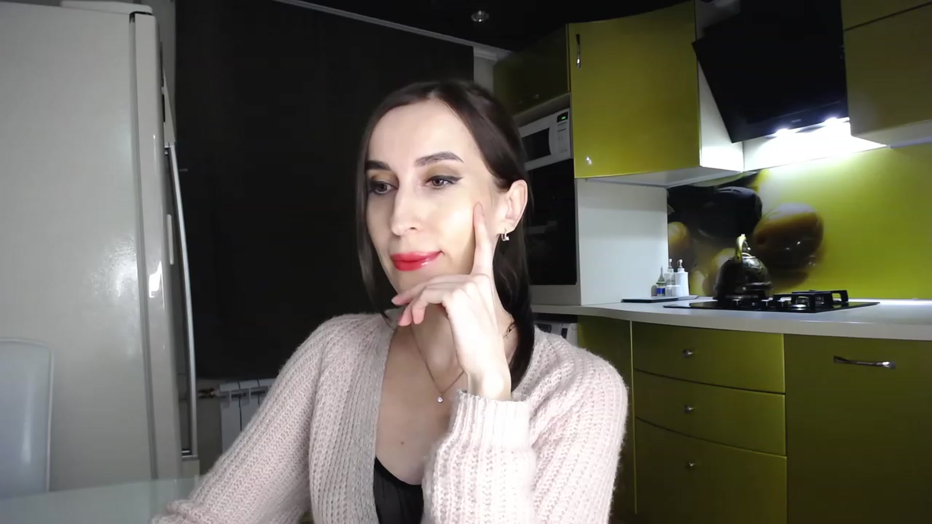 Gallery image thumbnail from MsDreams_'s myfreecams stream on, 04/30/2023, 24:03 image 18 of 20