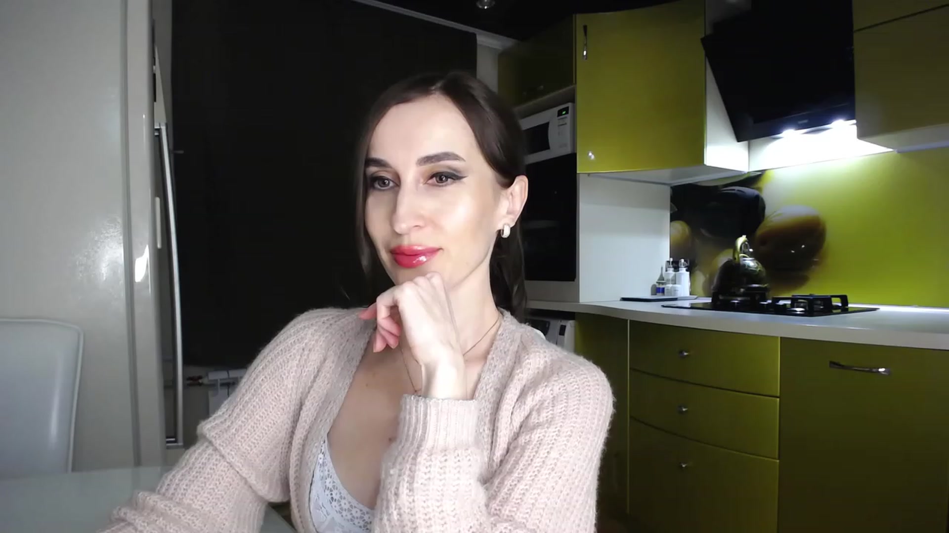 Gallery image thumbnail from MsDreams_'s myfreecams stream on, 05/14/2023, 24:02 image 5 of 20