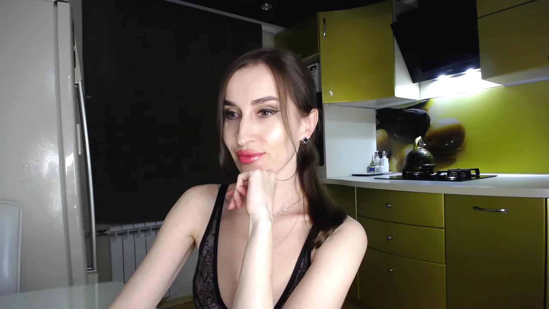 Gallery image thumbnail from MsDreams_'s myfreecams stream on, 05/14/2023, 23:43 image 7 of 20