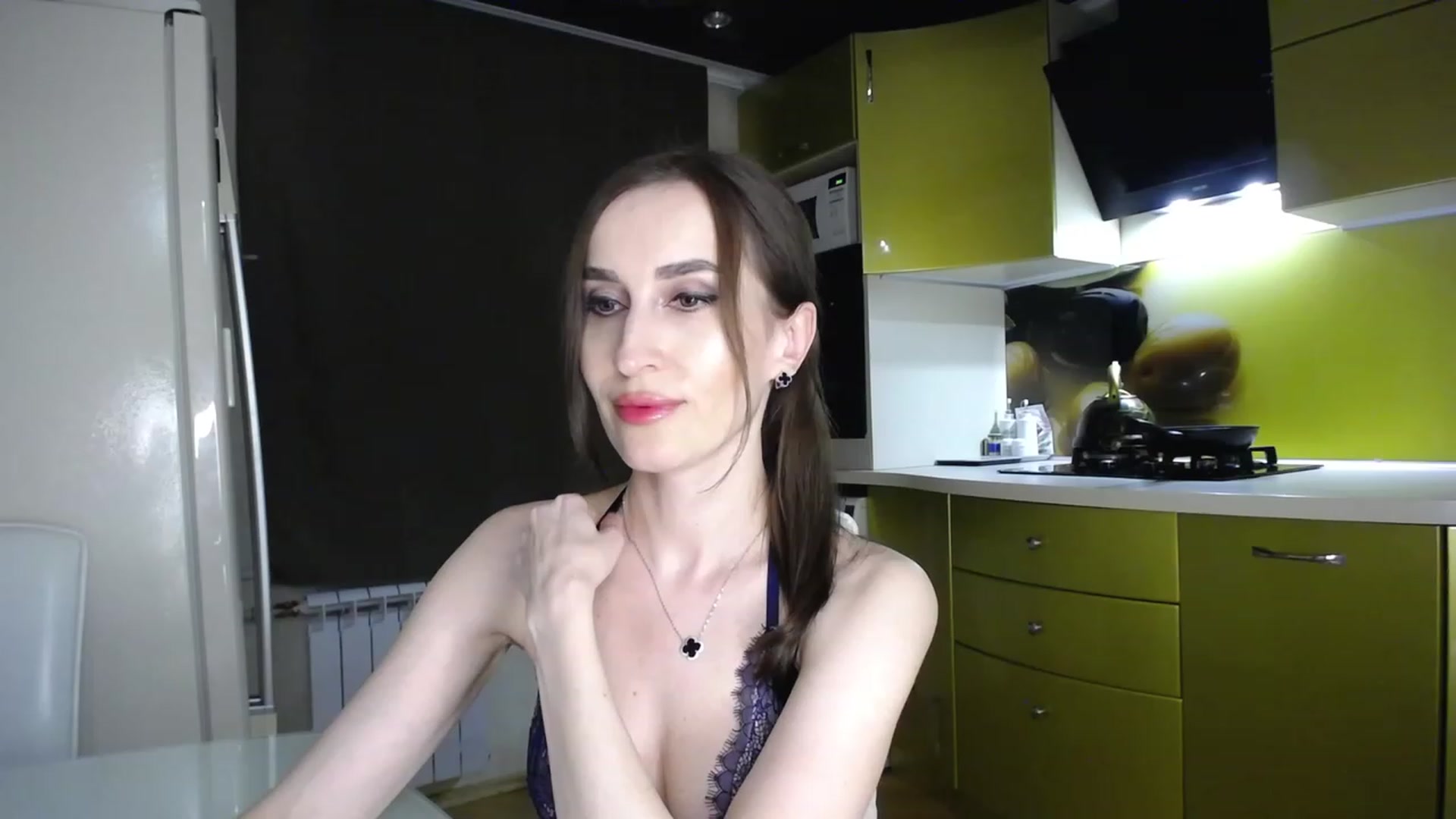 Gallery image thumbnail from MsDreams_'s myfreecams stream on, 05/30/2023, 22:18 image 13 of 20
