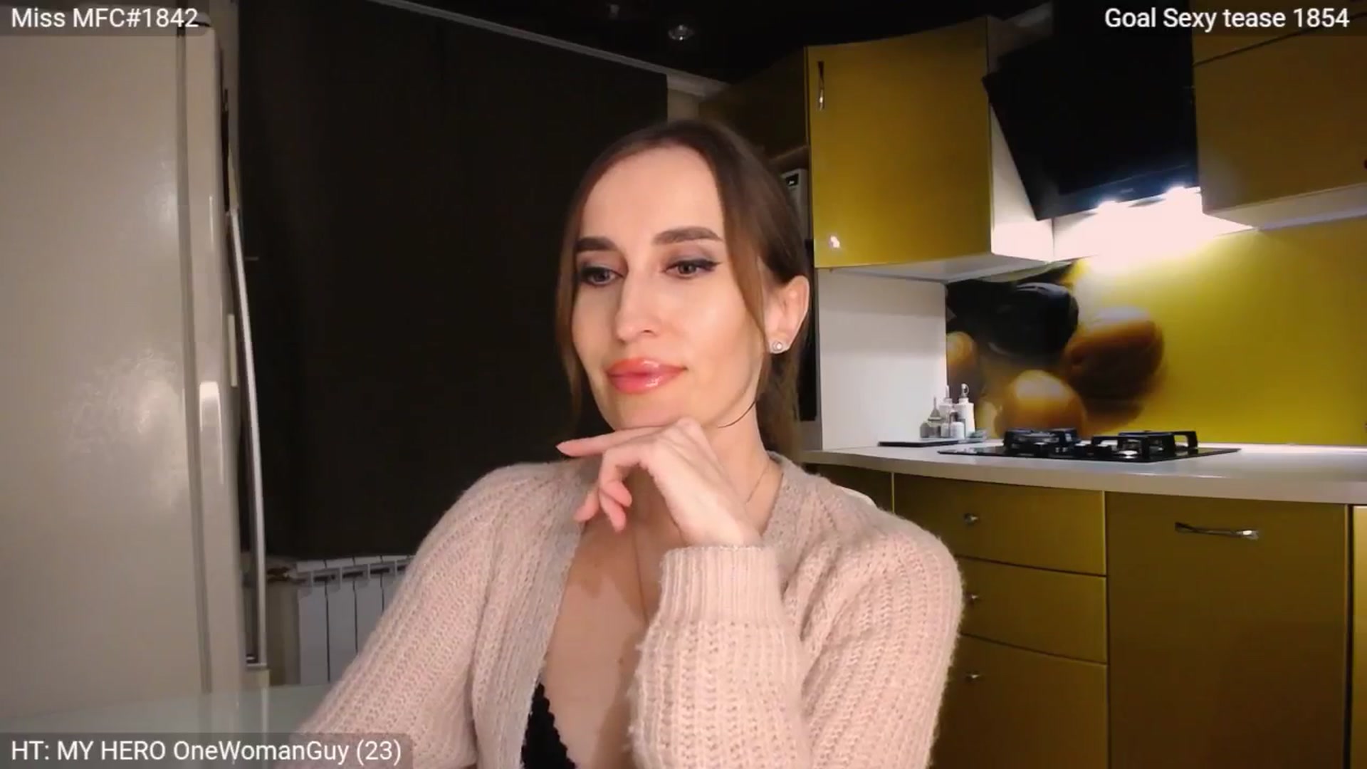 Gallery image thumbnail from MsDreams_'s myfreecams stream on, 05/14/2024, 23:42 image 6 of 20