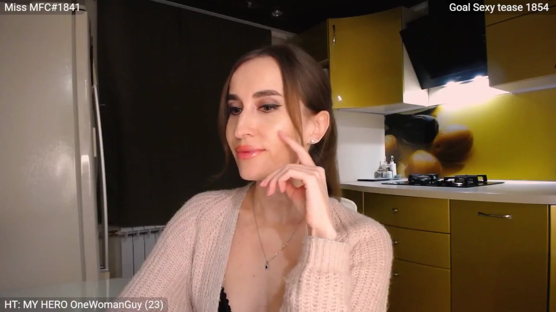Gallery image thumbnail from MsDreams_'s myfreecams stream on, 05/14/2024, 23:42 image 5 of 20