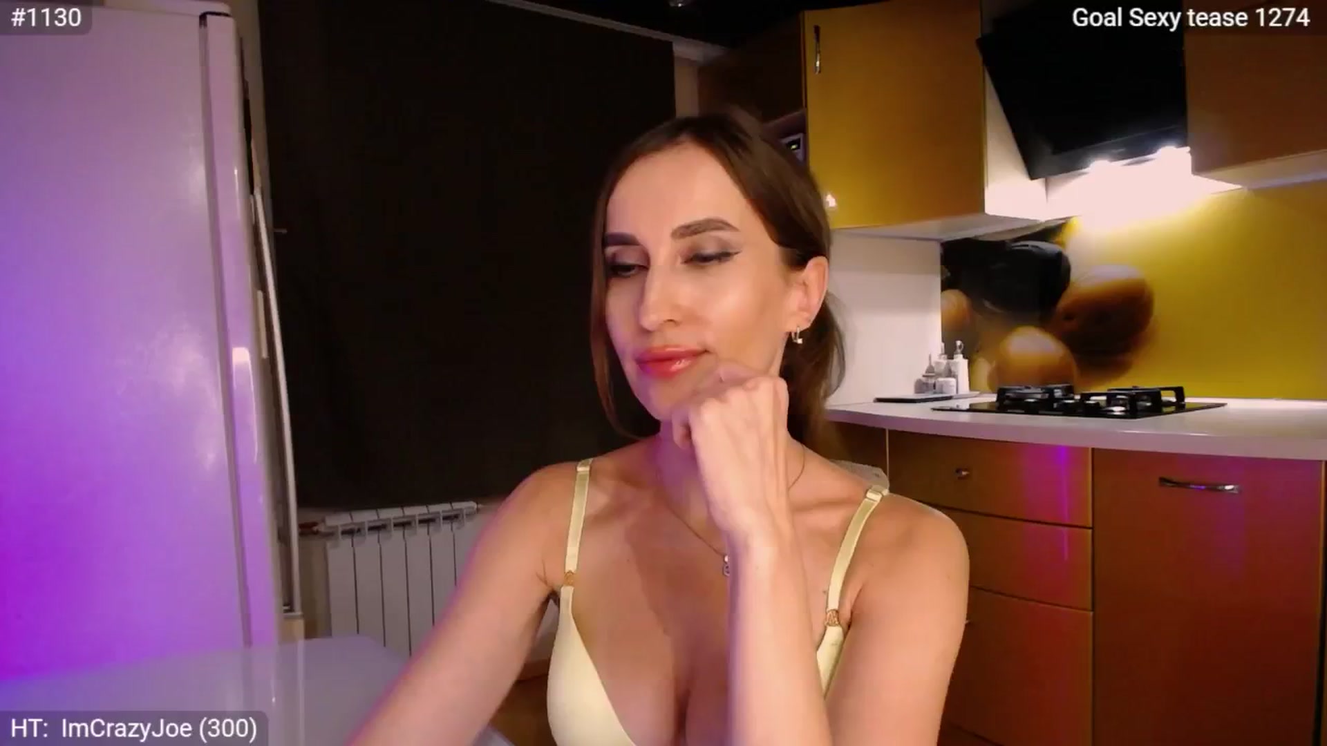 Gallery image thumbnail from MsDreams_'s myfreecams stream on, 08/11/2024, 24:00 image 17 of 20