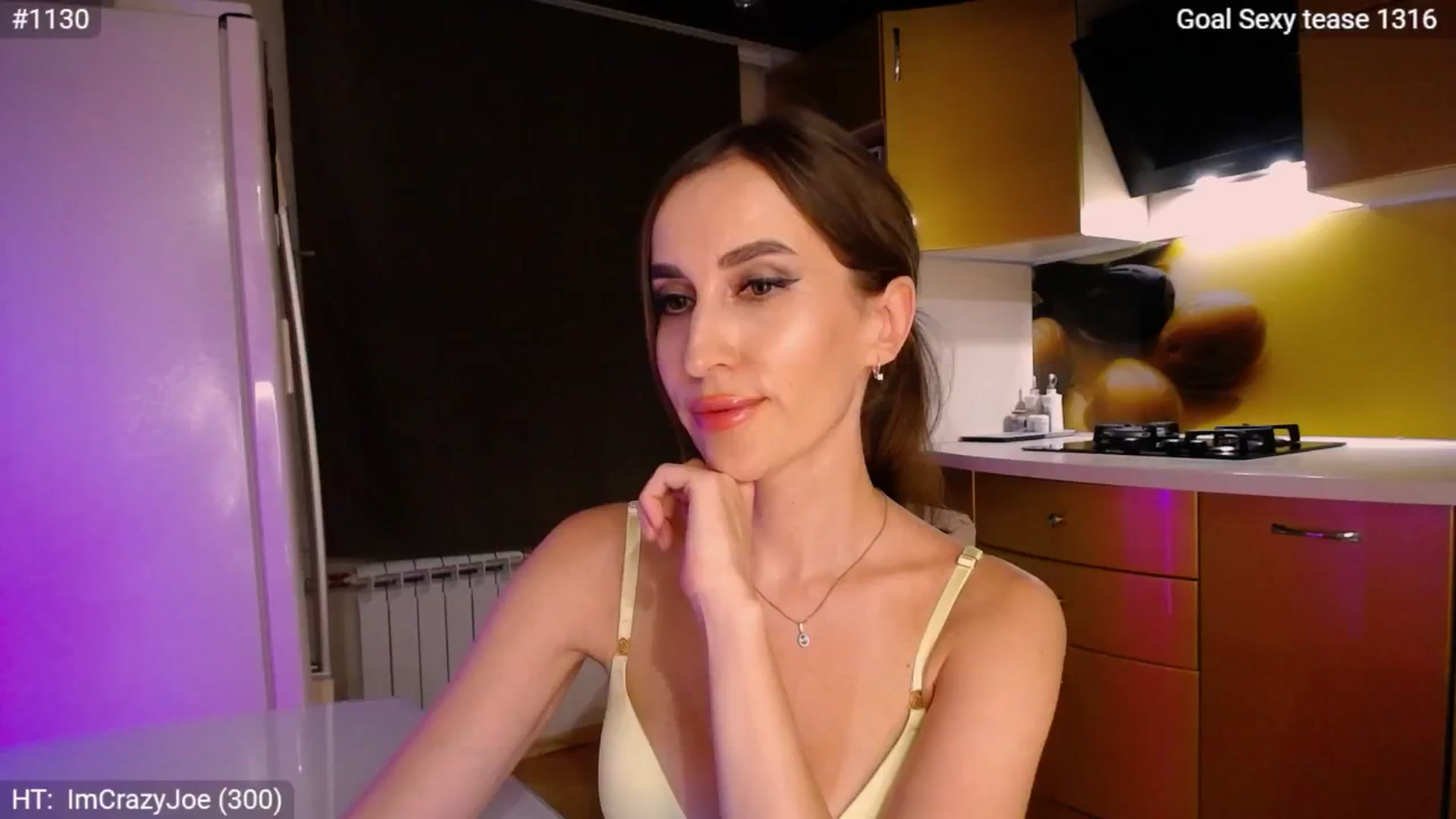Gallery image thumbnail from MsDreams_'s myfreecams stream on, 08/11/2024, 24:00 image 8 of 20