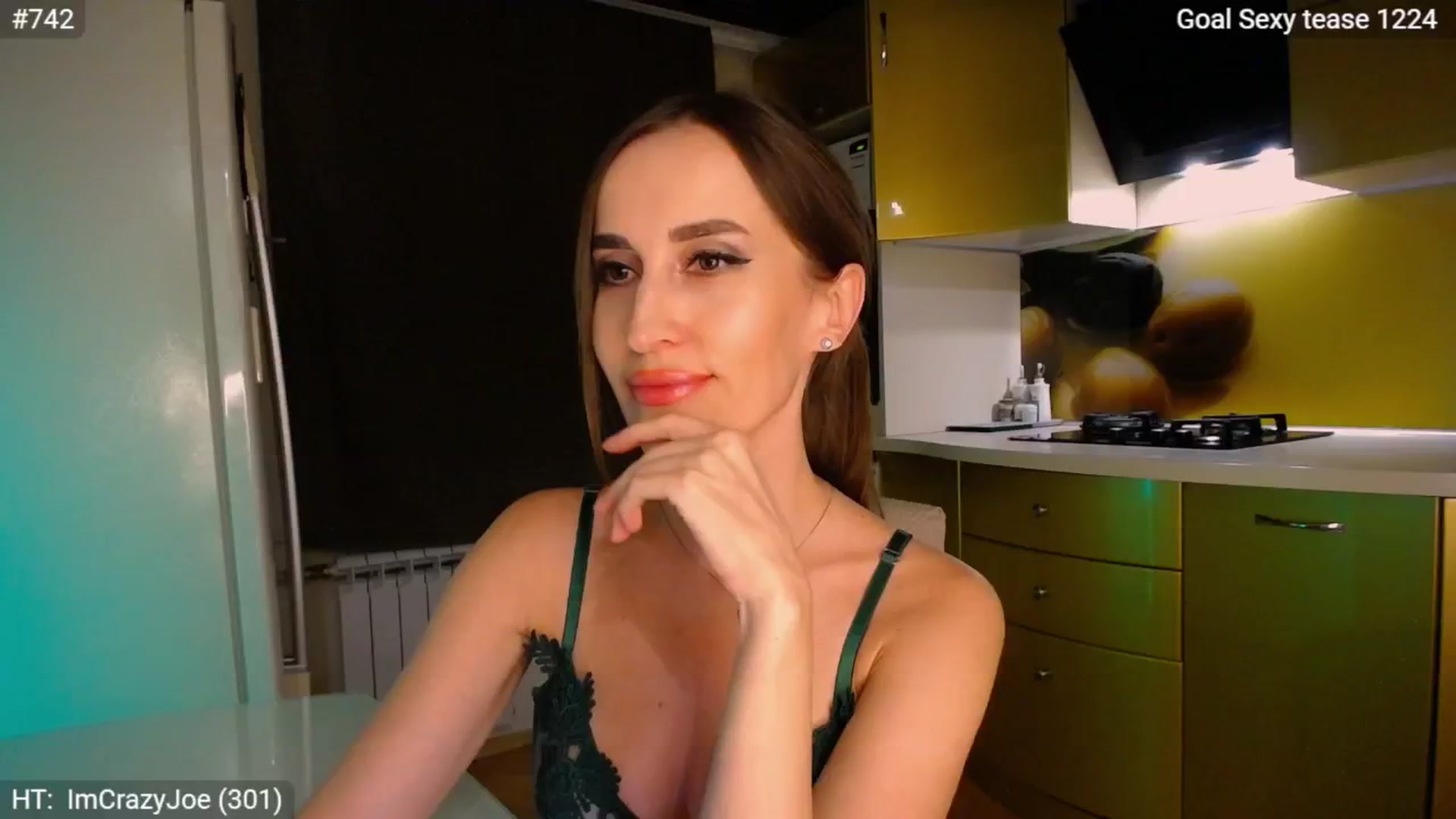 Gallery image thumbnail from MsDreams_'s myfreecams stream on, 09/02/2024, 24:01 image 18 of 20