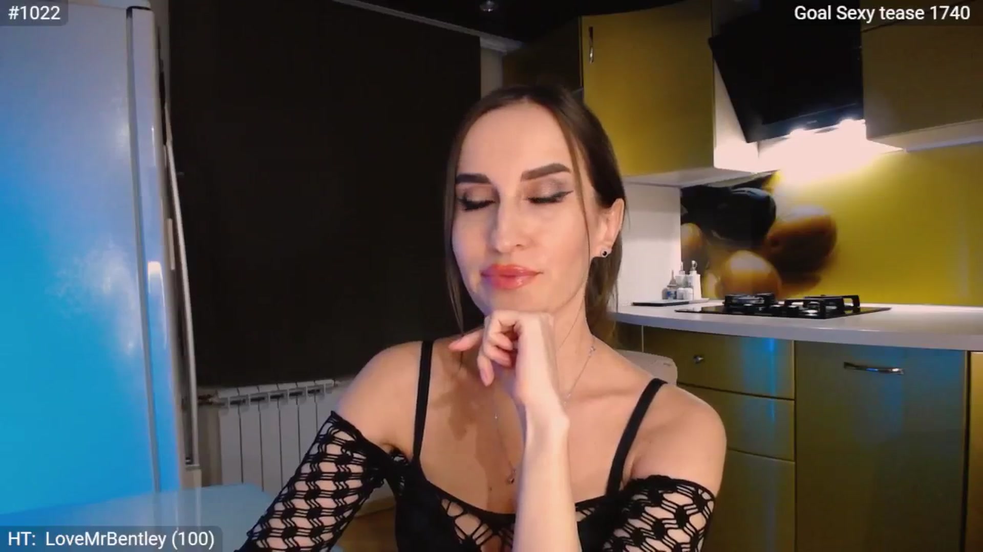Gallery image thumbnail from MsDreams_'s myfreecams stream on, 10/17/2024, 01:03 image 7 of 20
