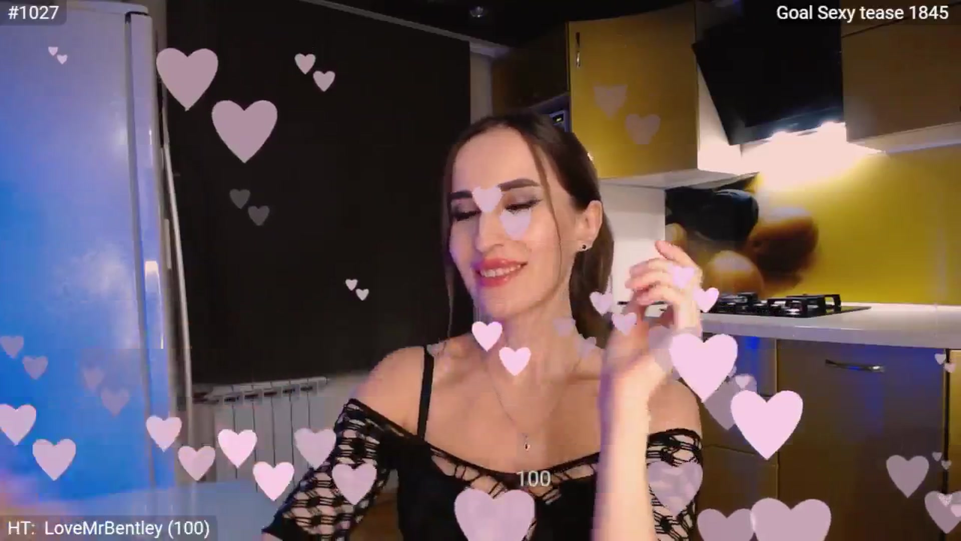 Gallery image thumbnail from MsDreams_'s myfreecams stream on, 10/17/2024, 01:03 image 3 of 20