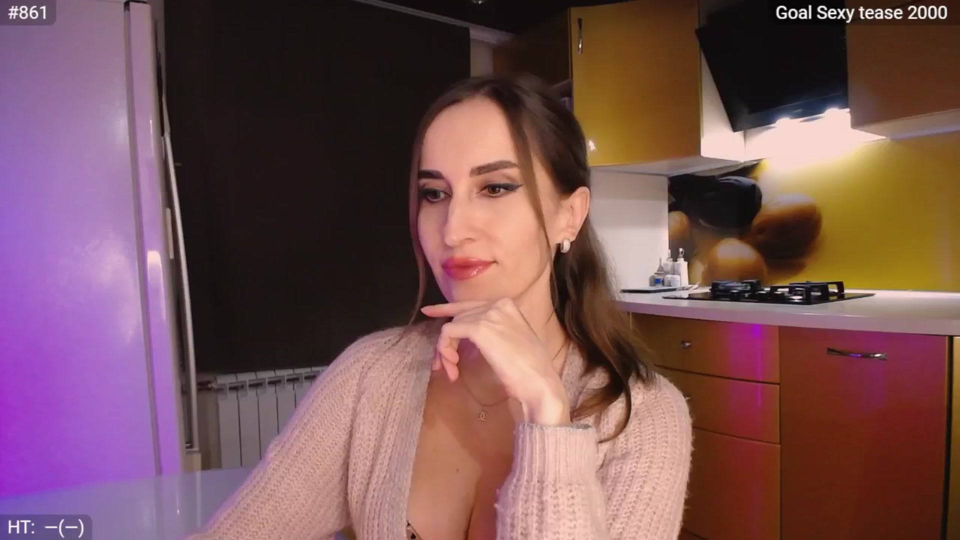 Gallery image thumbnail from MsDreams_'s myfreecams stream on, 10/20/2024, 21:33 image 6 of 20