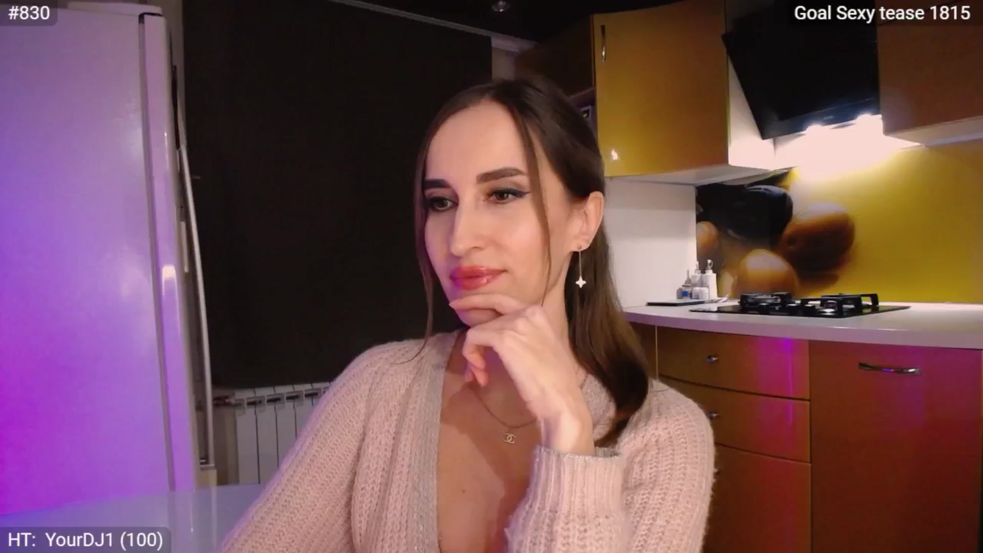 Gallery image thumbnail from MsDreams_'s myfreecams stream on, 10/22/2024, 23:50 image 6 of 20