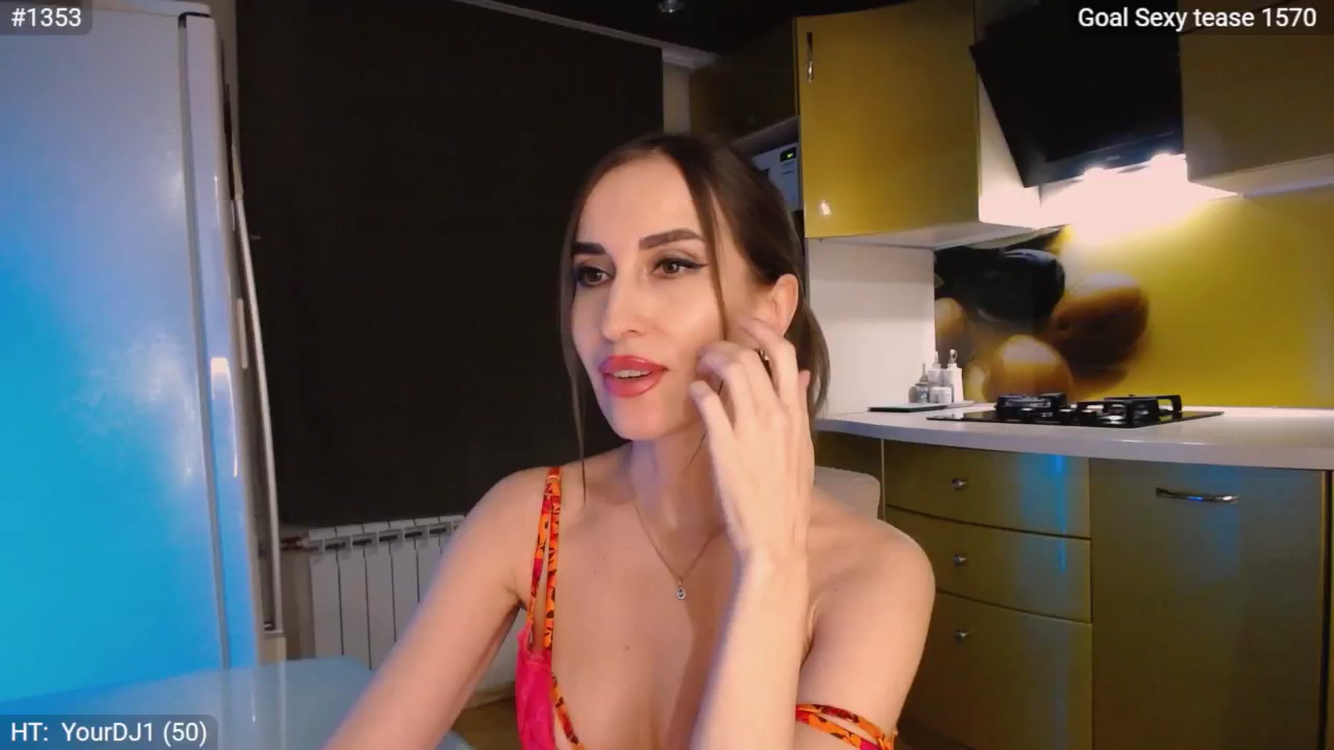 Gallery image thumbnail from MsDreams_'s myfreecams stream on, 12/08/2024, 02:05 image 11 of 20