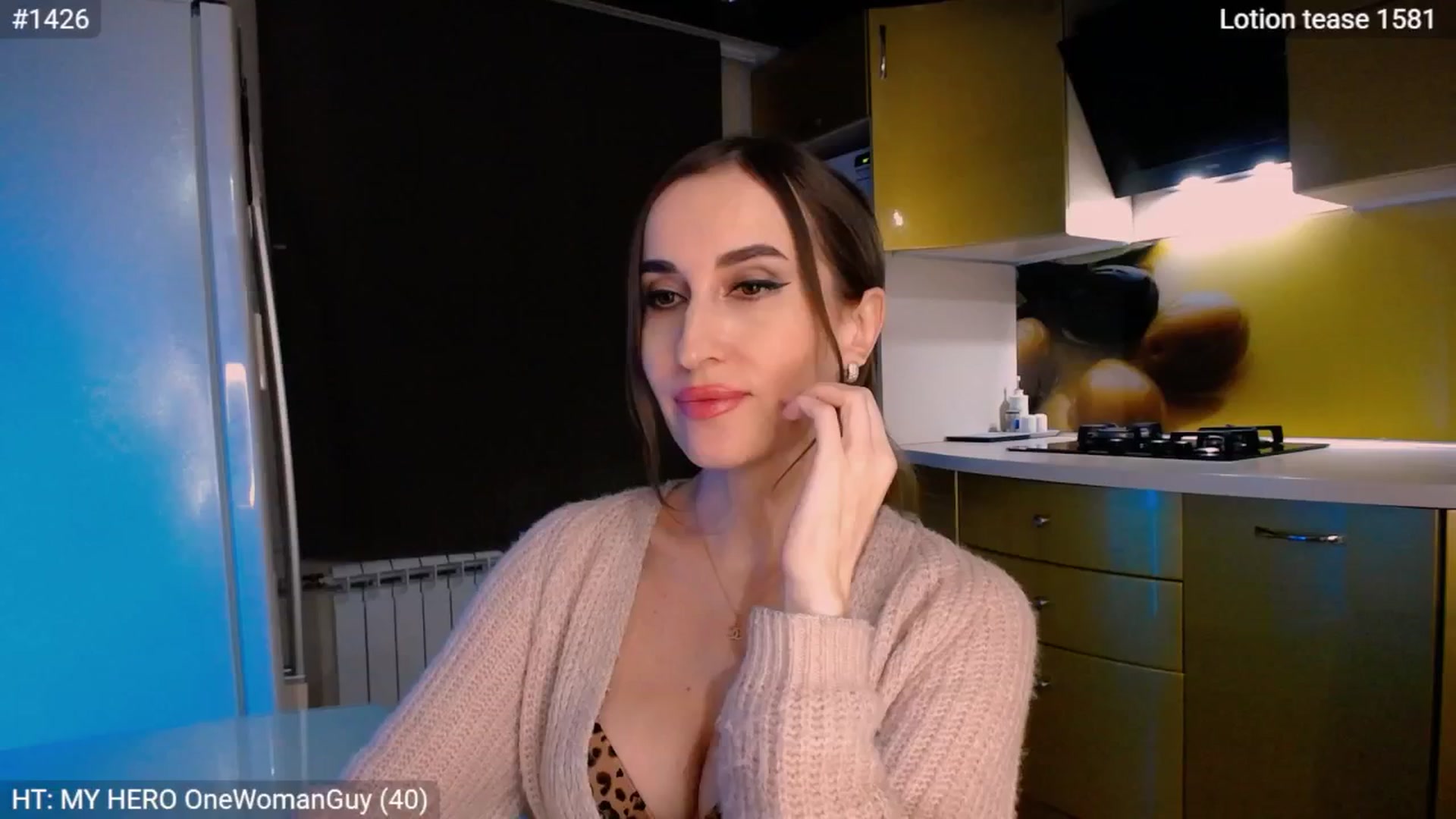 Gallery image thumbnail from MsDreams_'s myfreecams stream on, 04/19/2025, 24:16 image 10 of 20