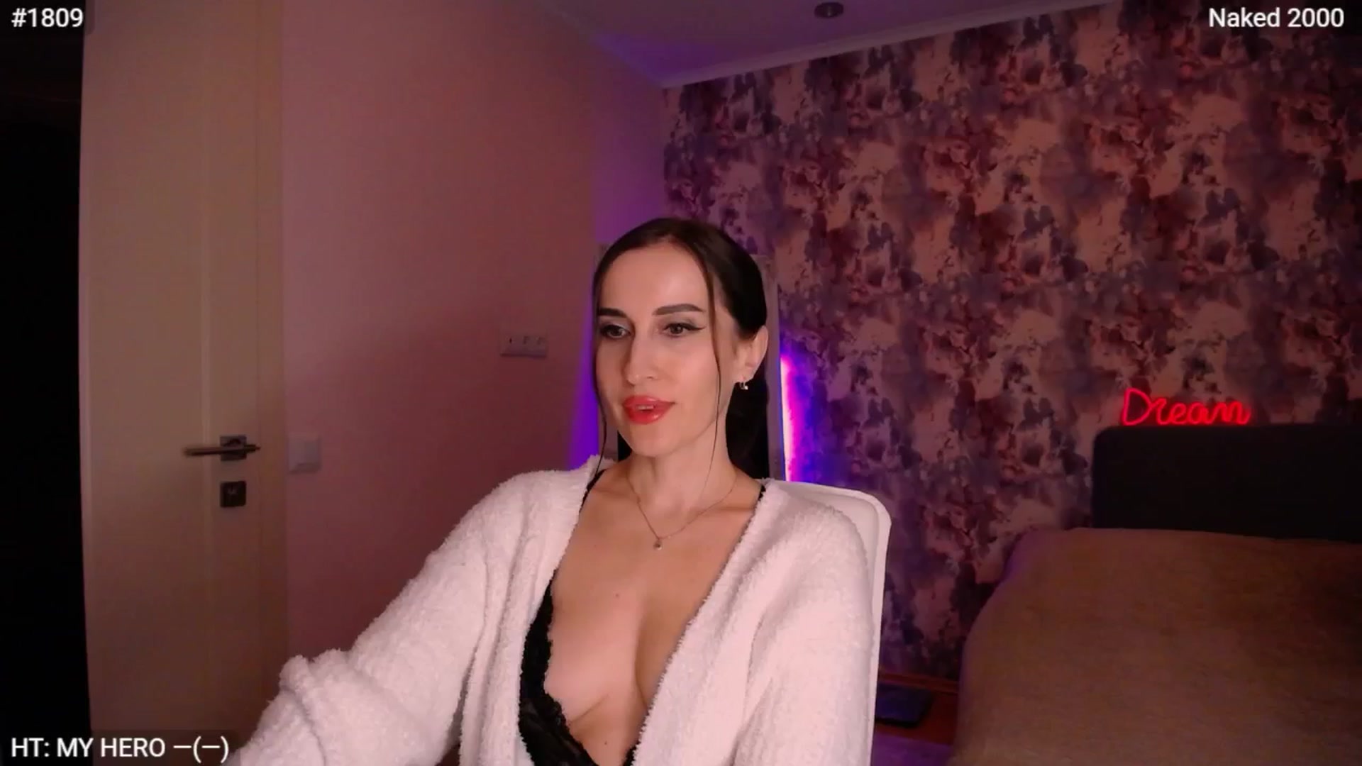 Gallery image thumbnail from MsDreams_'s myfreecams stream on, 04/11/2026, 22:06 image 18 of 20
