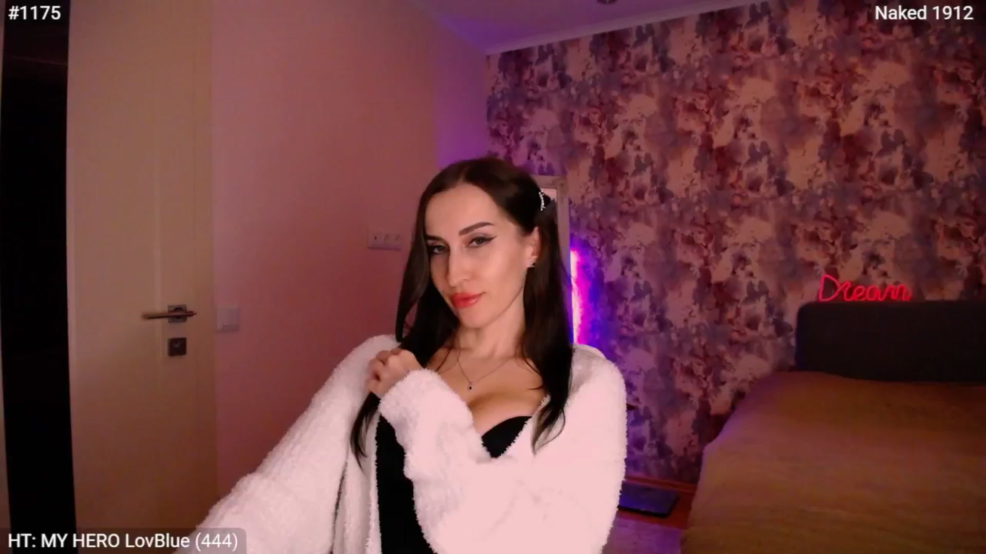 Gallery image thumbnail from MsDreams_'s myfreecams stream on, 04/13/2026, 24:51 image 17 of 20