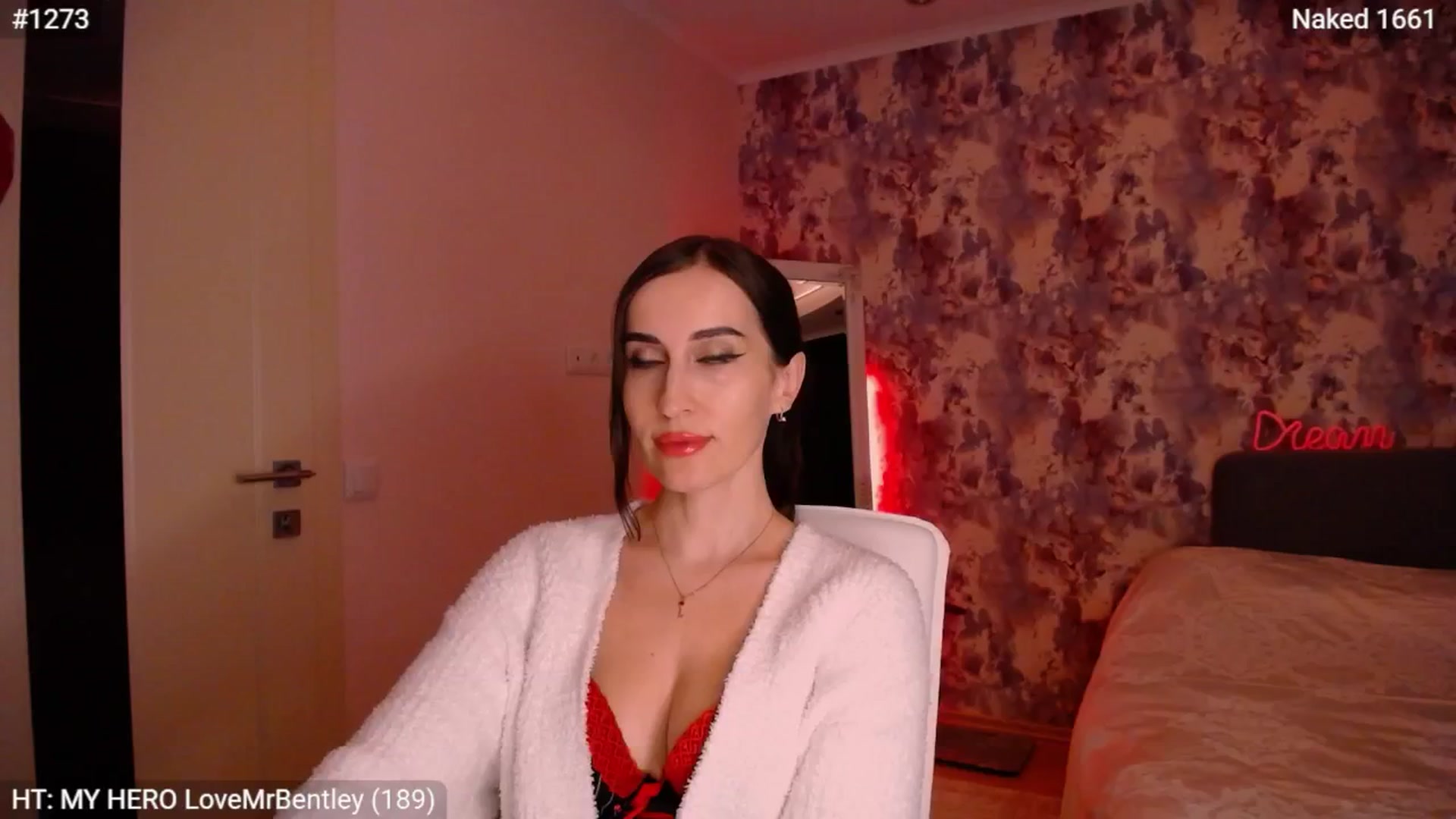 Gallery image thumbnail from MsDreams_'s myfreecams stream on, 04/16/2026, 24:45 image 12 of 20