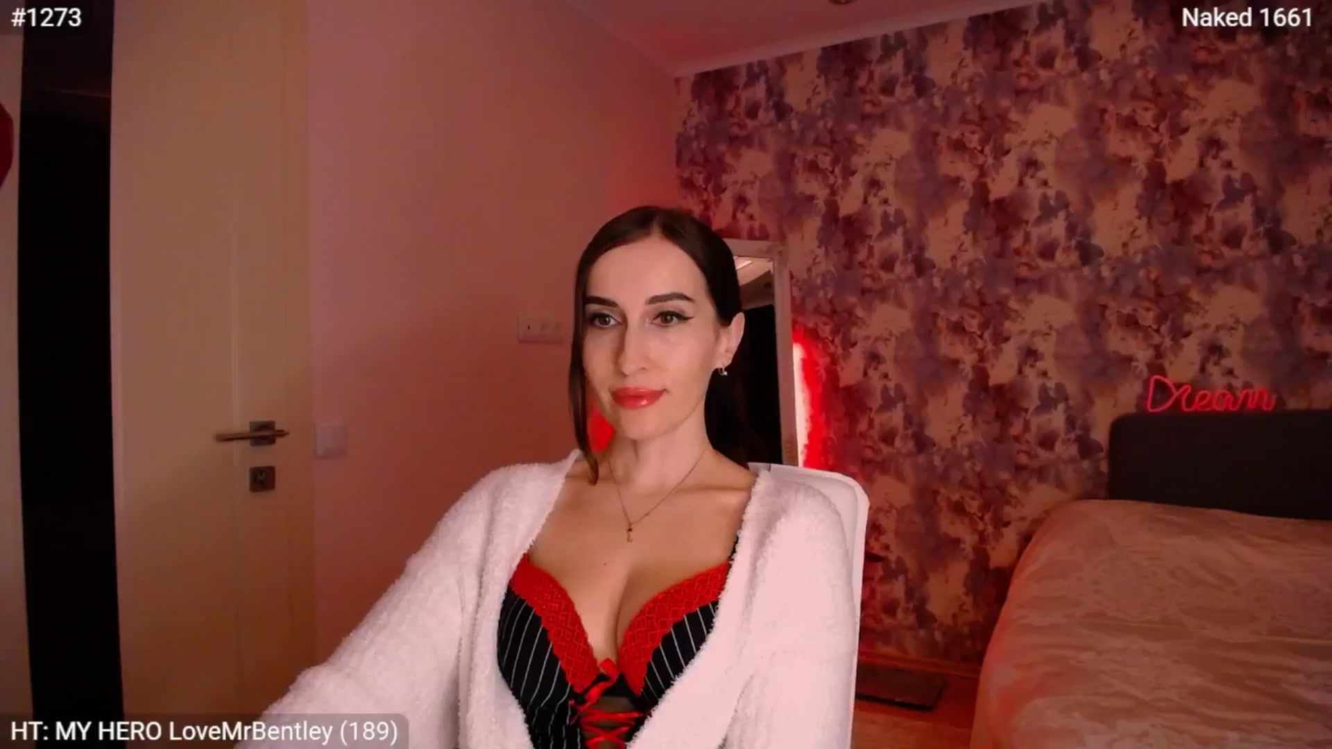 Gallery image thumbnail from MsDreams_'s myfreecams stream on, 04/16/2026, 24:45 image 1 of 20