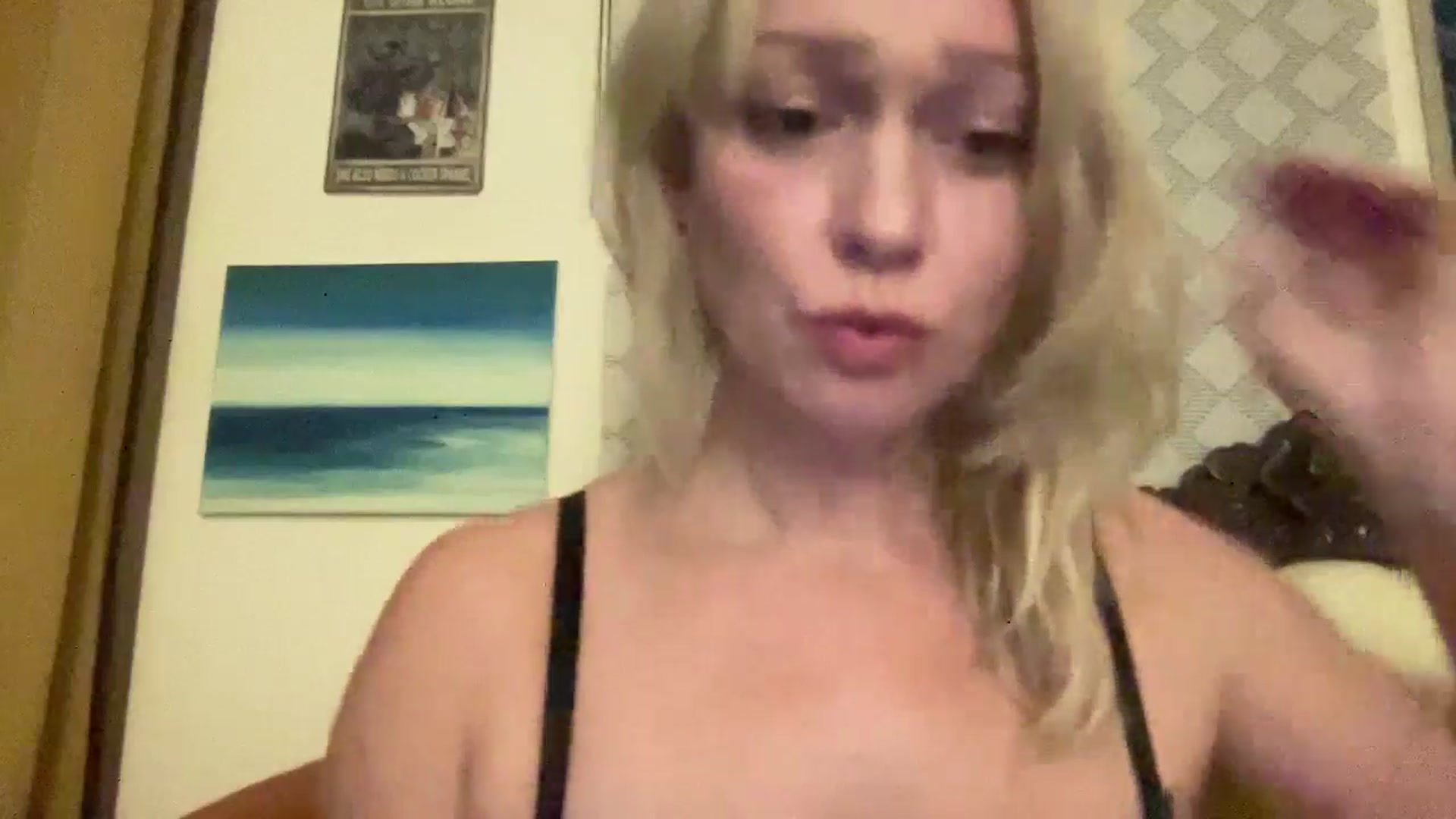 Gallery image thumbnail from MsFunCurious's myfreecams stream on, 10/28/2025, 01:46 image 2 of 20