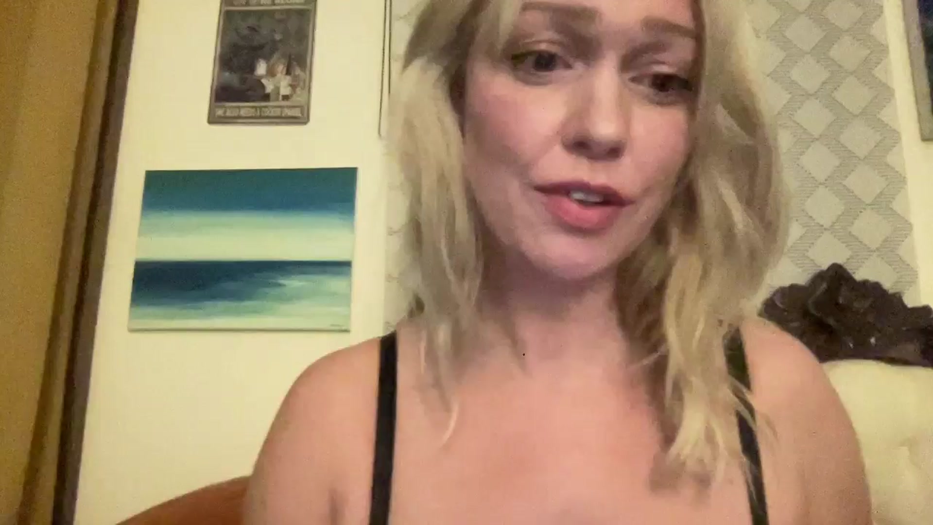 Gallery image thumbnail from MsFunCurious's myfreecams stream on, 10/28/2025, 01:46 image 1 of 20