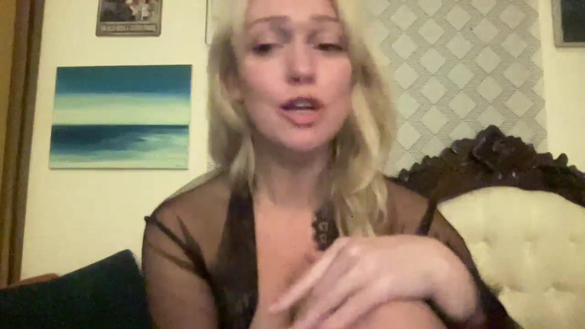 Gallery image thumbnail from MsFunCurious's myfreecams stream on, 10/28/2025, 03:35 image 15 of 20