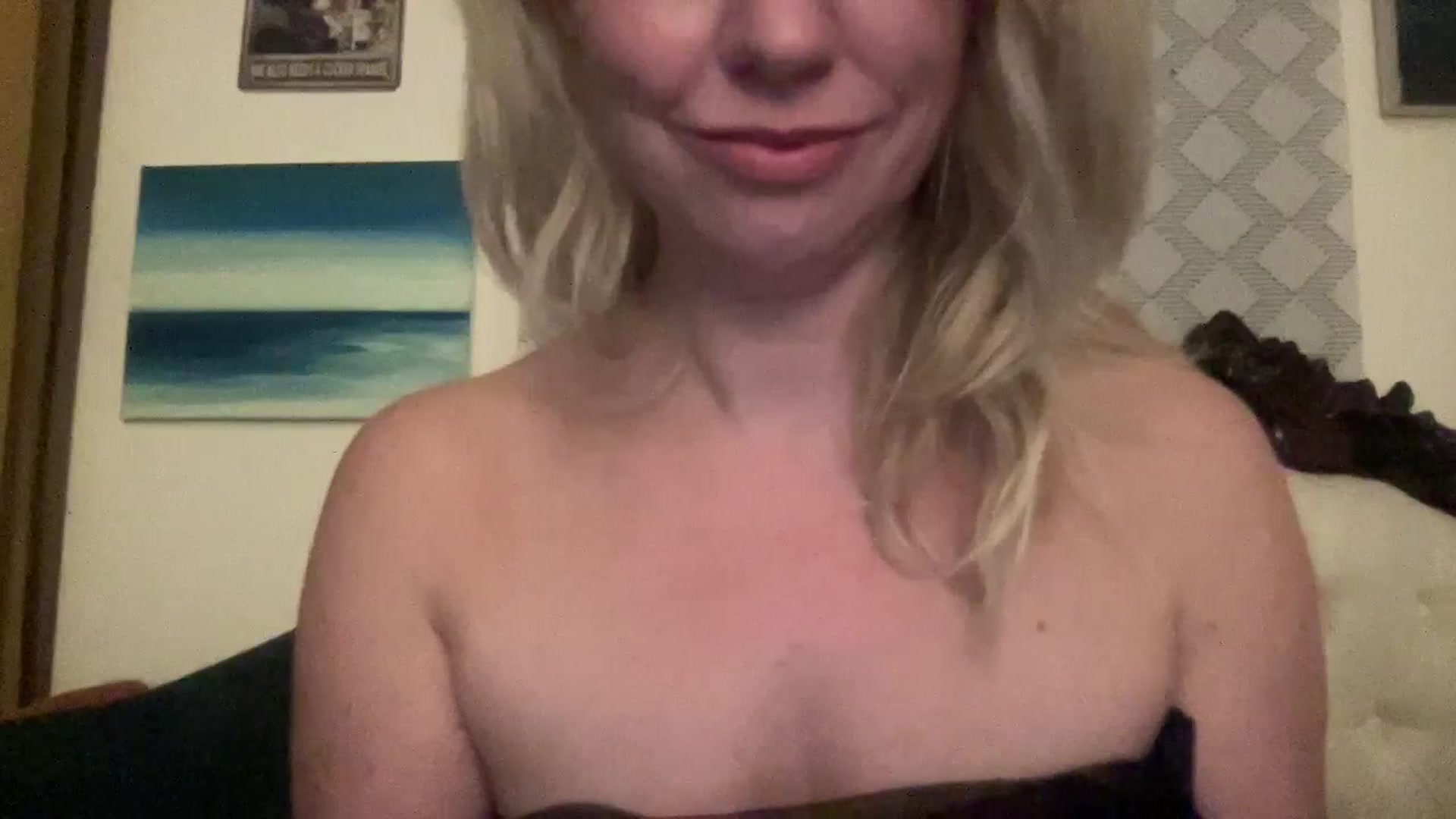 Gallery image thumbnail from MsFunCurious's myfreecams stream on, 10/28/2025, 03:35 image 20 of 20