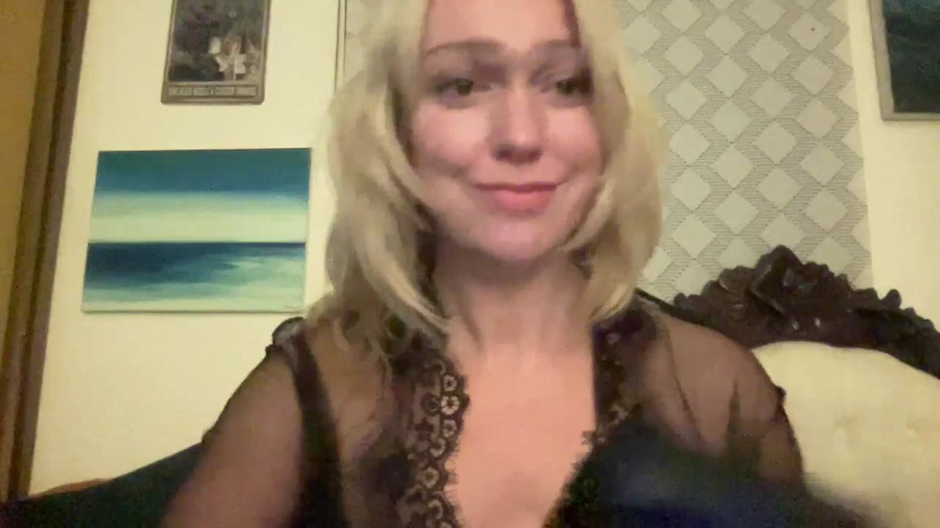 Gallery image thumbnail from MsFunCurious's myfreecams stream on, 10/28/2025, 03:35 image 4 of 20