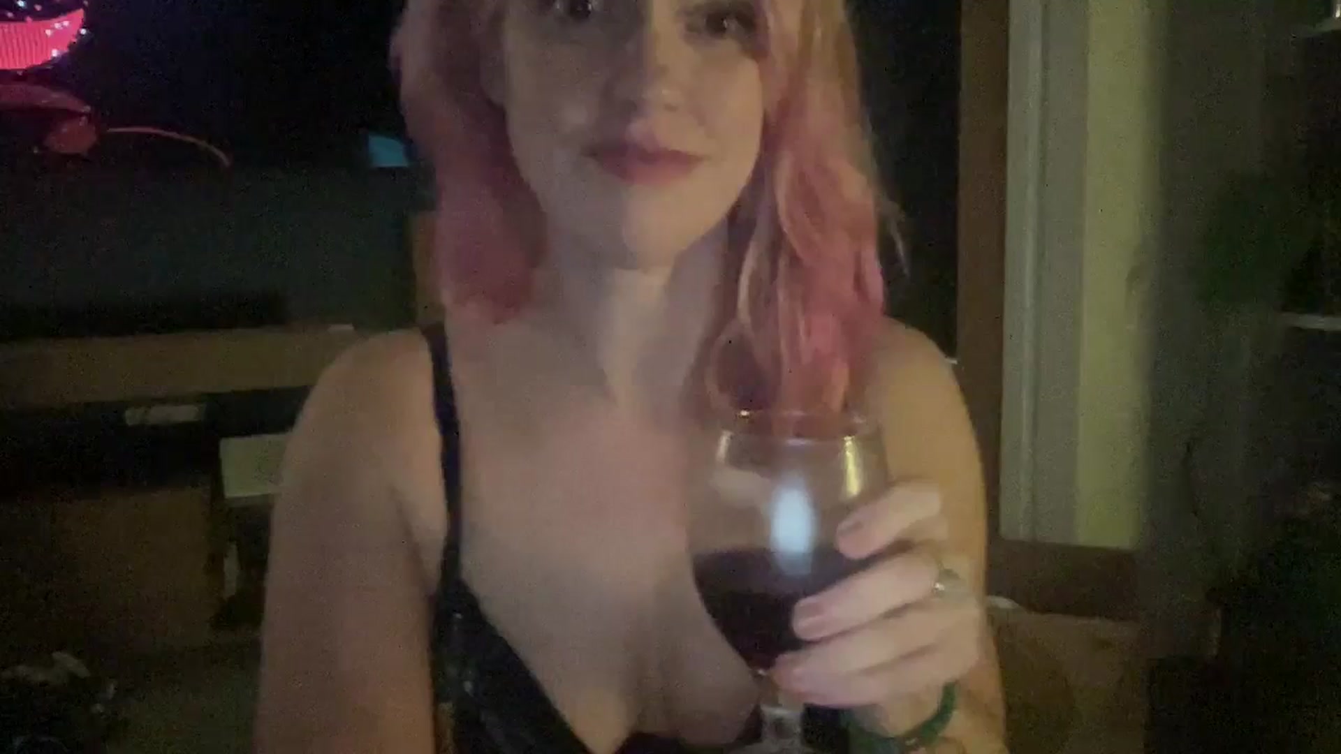 Gallery image thumbnail from MsFunCurious's myfreecams stream on, 11/09/2025, 10:35 image 7 of 20