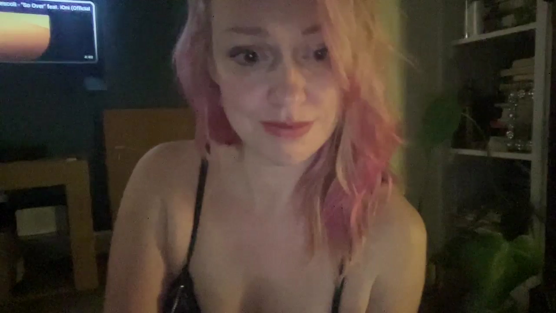 Gallery image thumbnail from MsFunCurious's myfreecams stream on, 11/09/2025, 10:58 image 14 of 20