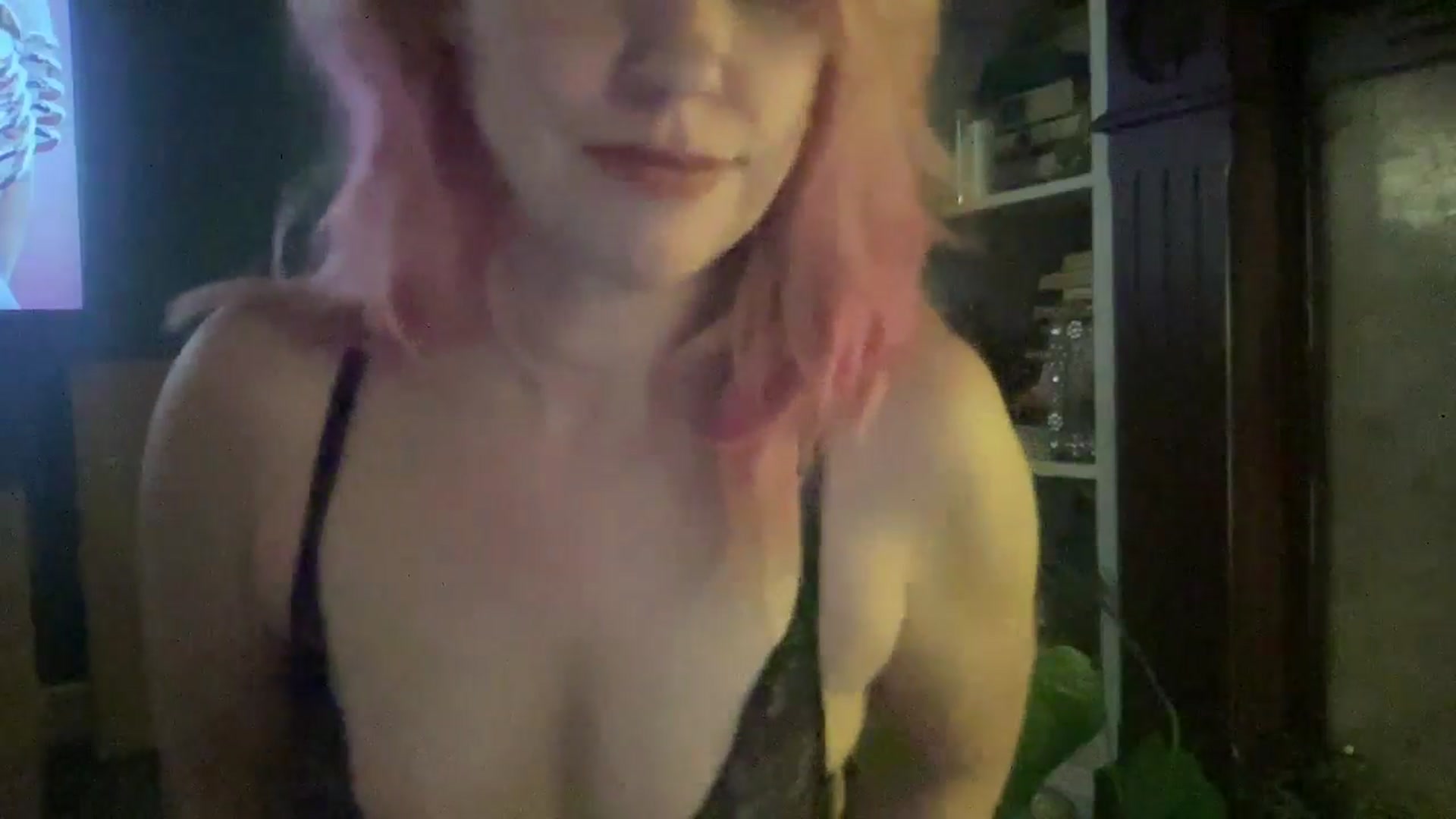 Gallery image thumbnail from MsFunCurious's myfreecams stream on, 11/09/2025, 12:08 image 18 of 20