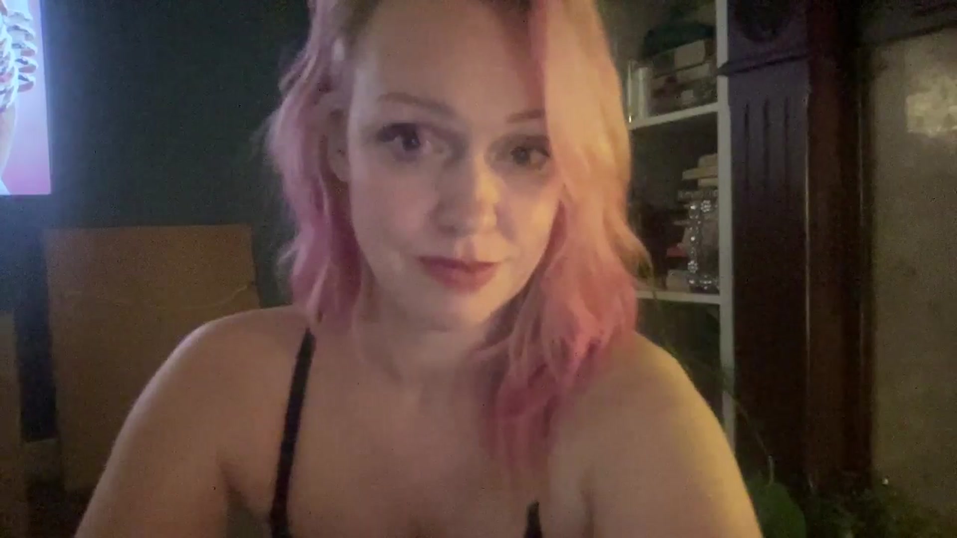 Gallery image thumbnail from MsFunCurious's myfreecams stream on, 11/09/2025, 12:08 image 17 of 20