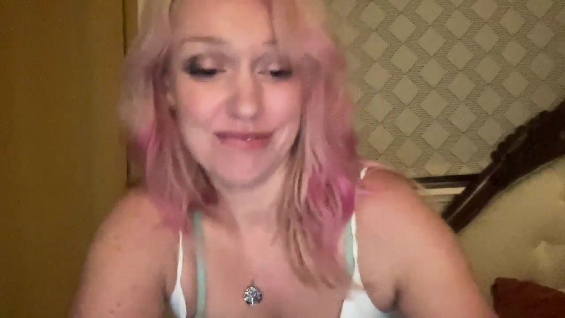 Gallery image thumbnail from MsFunCurious's myfreecams stream on, 11/16/2025, 02:26 image 8 of 20