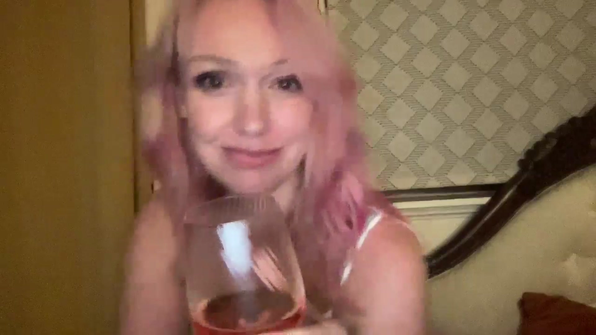 Gallery image thumbnail from MsFunCurious's myfreecams stream on, 11/16/2025, 02:26 image 7 of 20