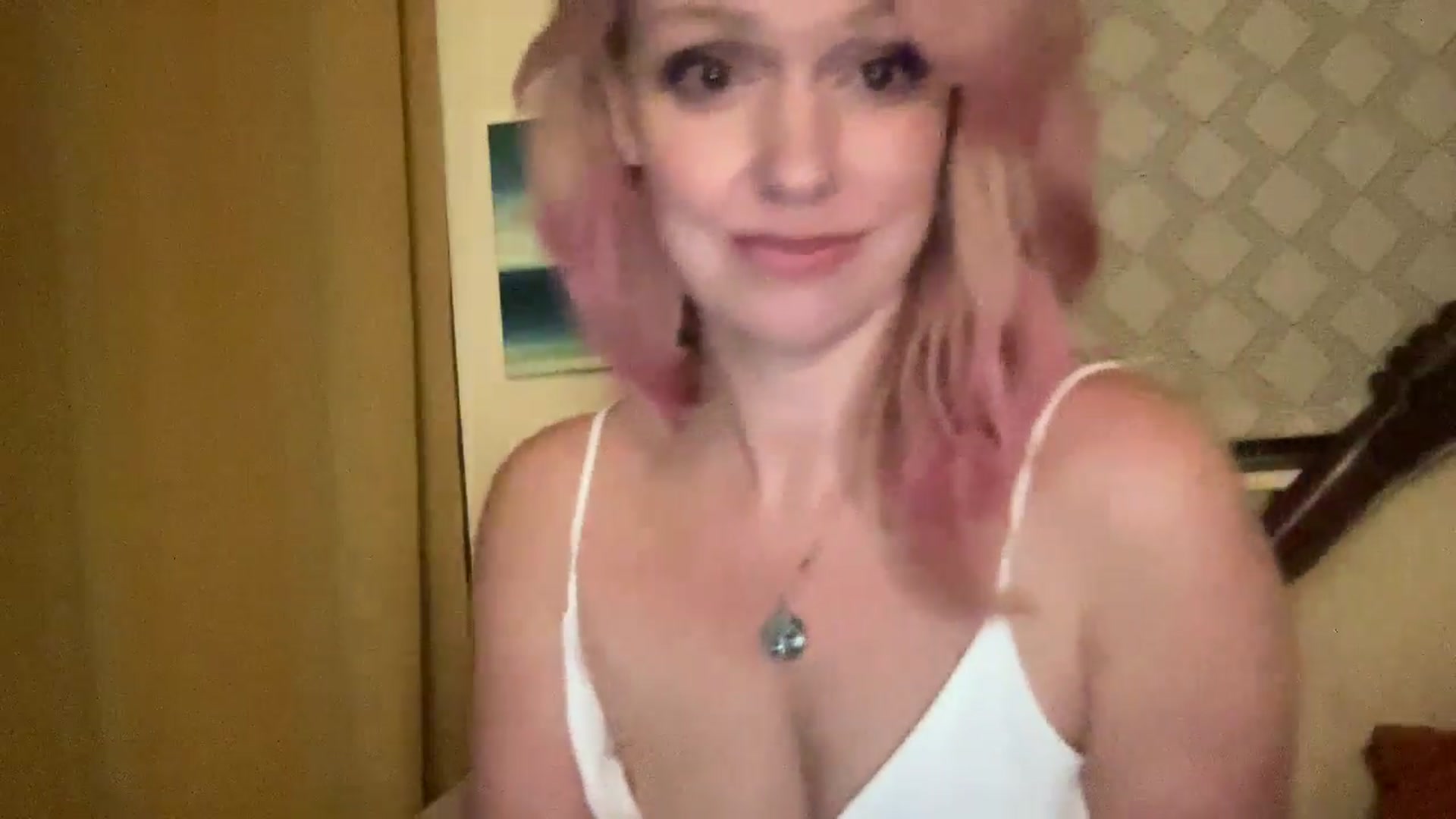 Gallery image thumbnail from MsFunCurious's myfreecams stream on, 11/16/2025, 02:26 image 19 of 20
