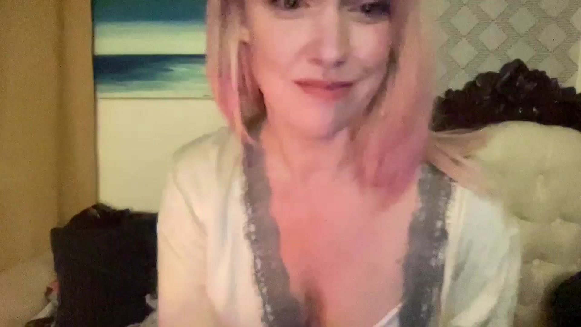 Gallery image thumbnail from MsFunCurious's myfreecams stream on, 11/24/2025, 04:34 image 1 of 20