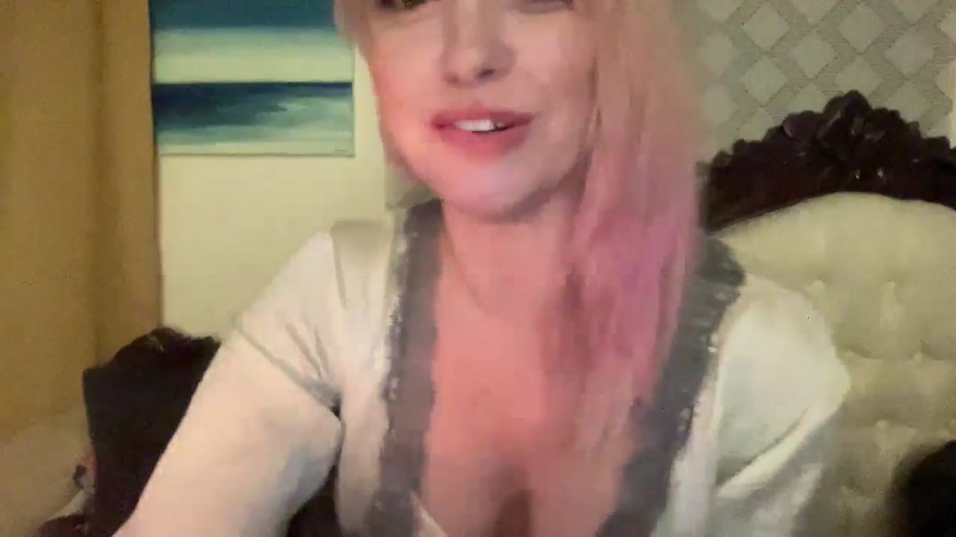 Gallery image thumbnail from MsFunCurious's myfreecams stream on, 11/24/2025, 04:34 image 8 of 20