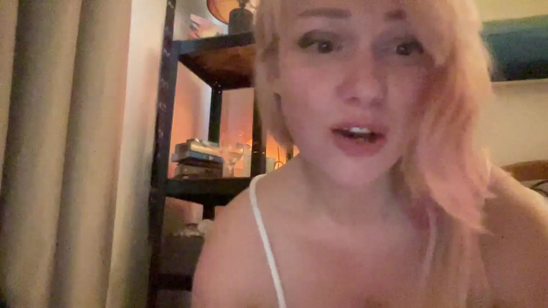 Gallery image thumbnail from MsFunCurious's myfreecams stream on, 11/27/2025, 09:39 image 7 of 20