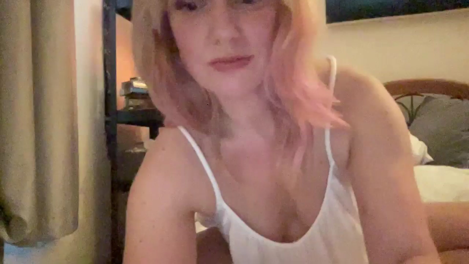 Gallery image thumbnail from MsFunCurious's myfreecams stream on, 11/27/2025, 11:31 image 1 of 20
