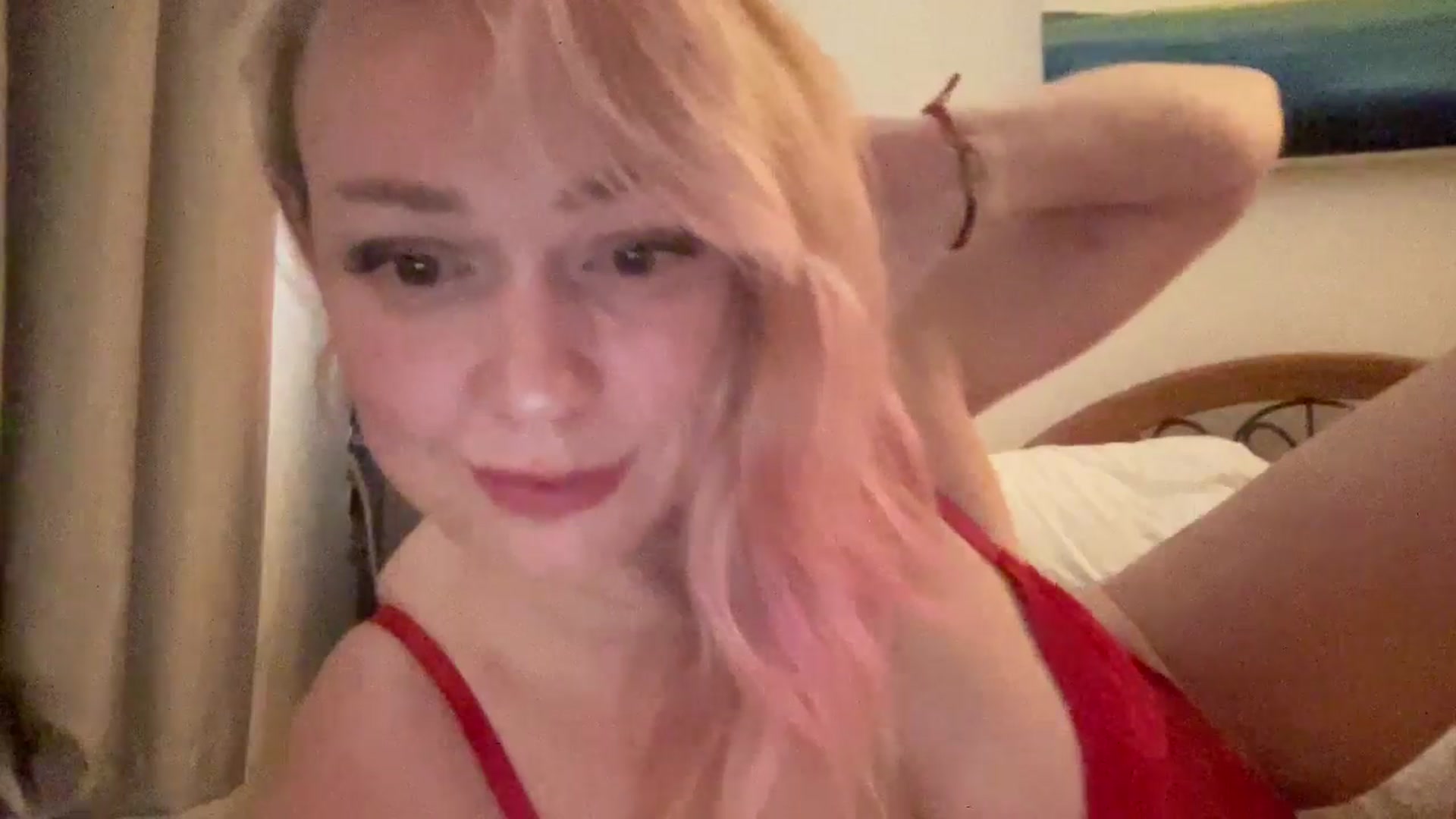 Gallery image thumbnail from MsFunCurious's myfreecams stream on, 11/27/2025, 11:31 image 18 of 20