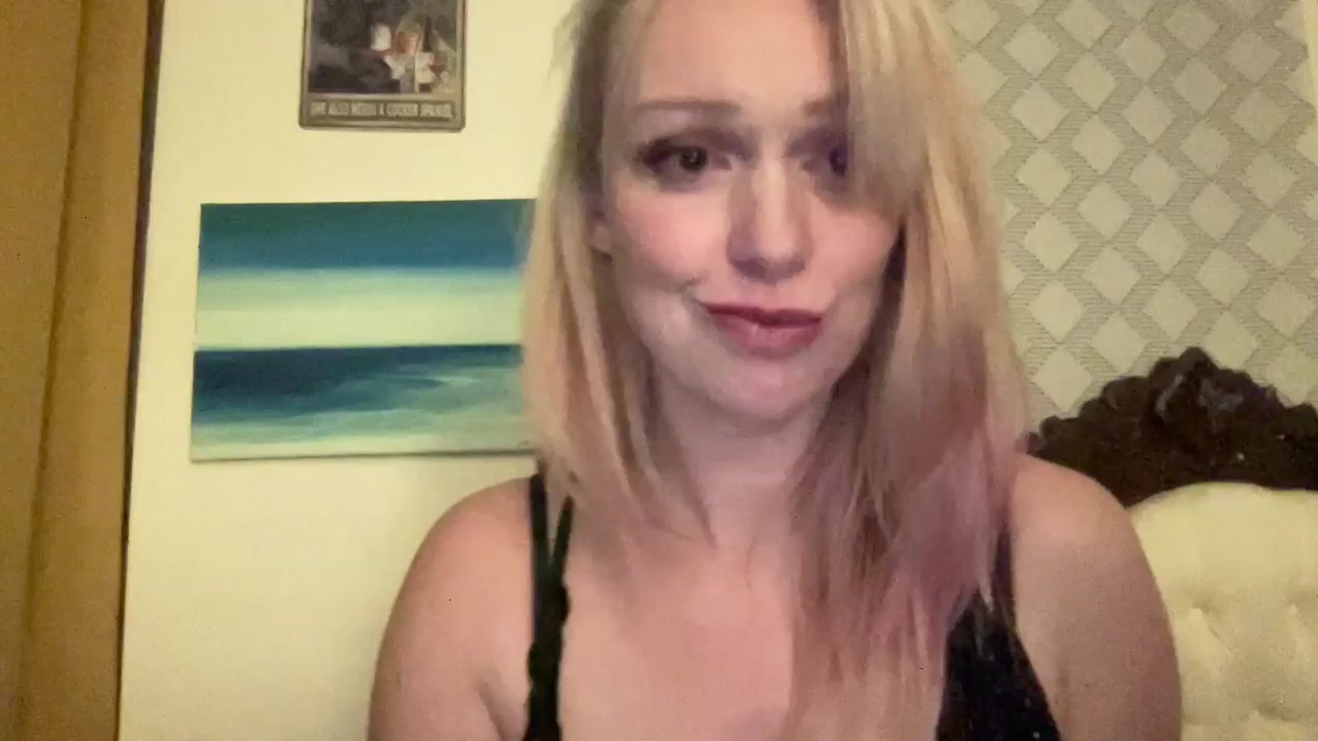 Gallery image thumbnail from MsFunCurious's myfreecams stream on, 12/19/2025, 03:52 image 2 of 20