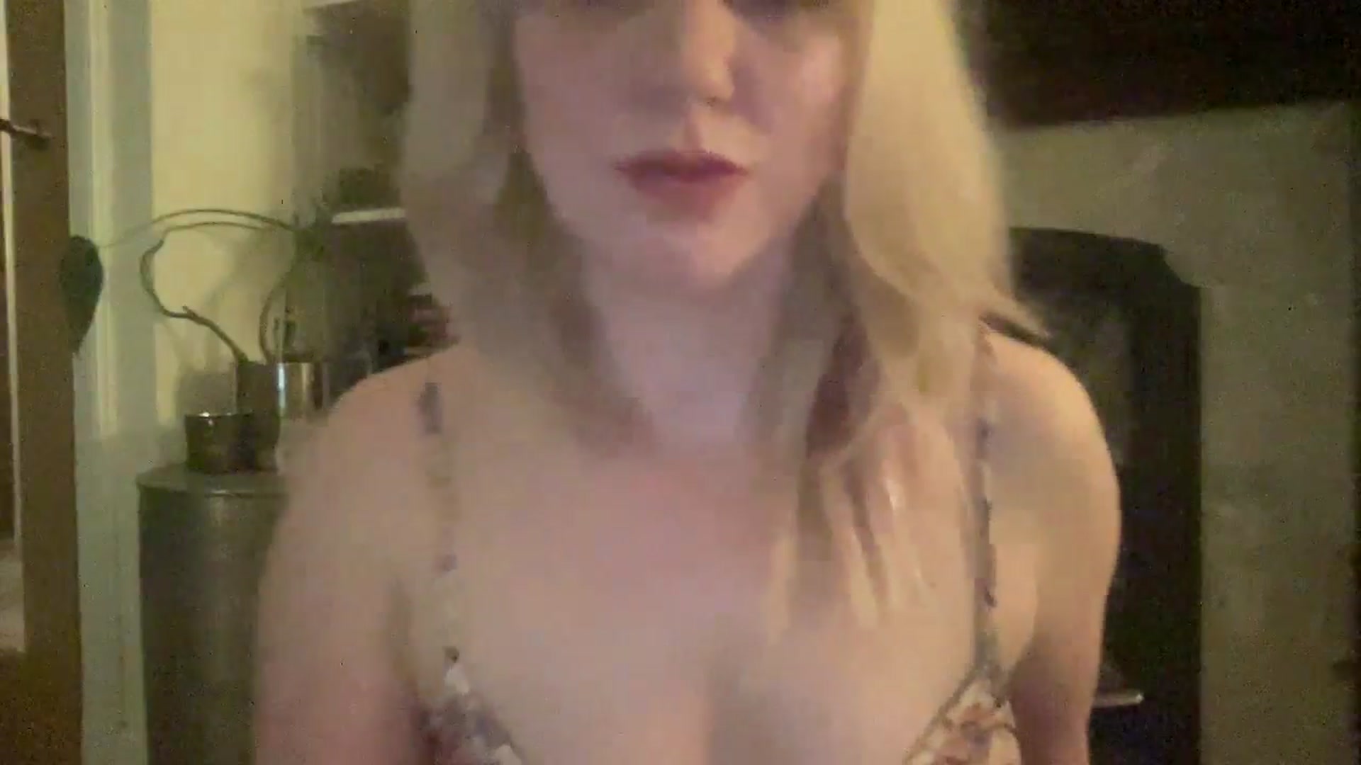 Gallery image thumbnail from MsFunCurious's myfreecams stream on, 02/03/2026, 01:17 image 17 of 20