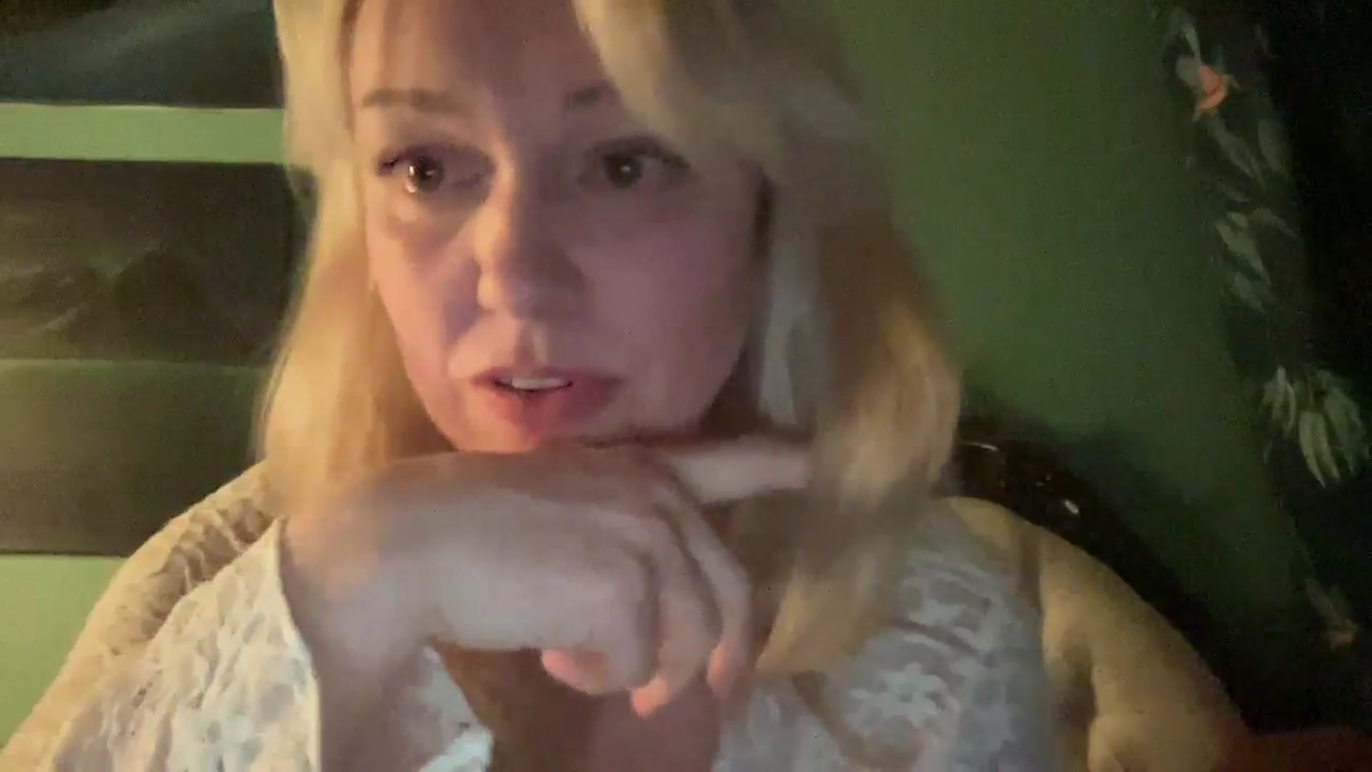 Gallery image thumbnail from MsFunCurious's myfreecams stream on, 02/18/2026, 01:52 image 18 of 20