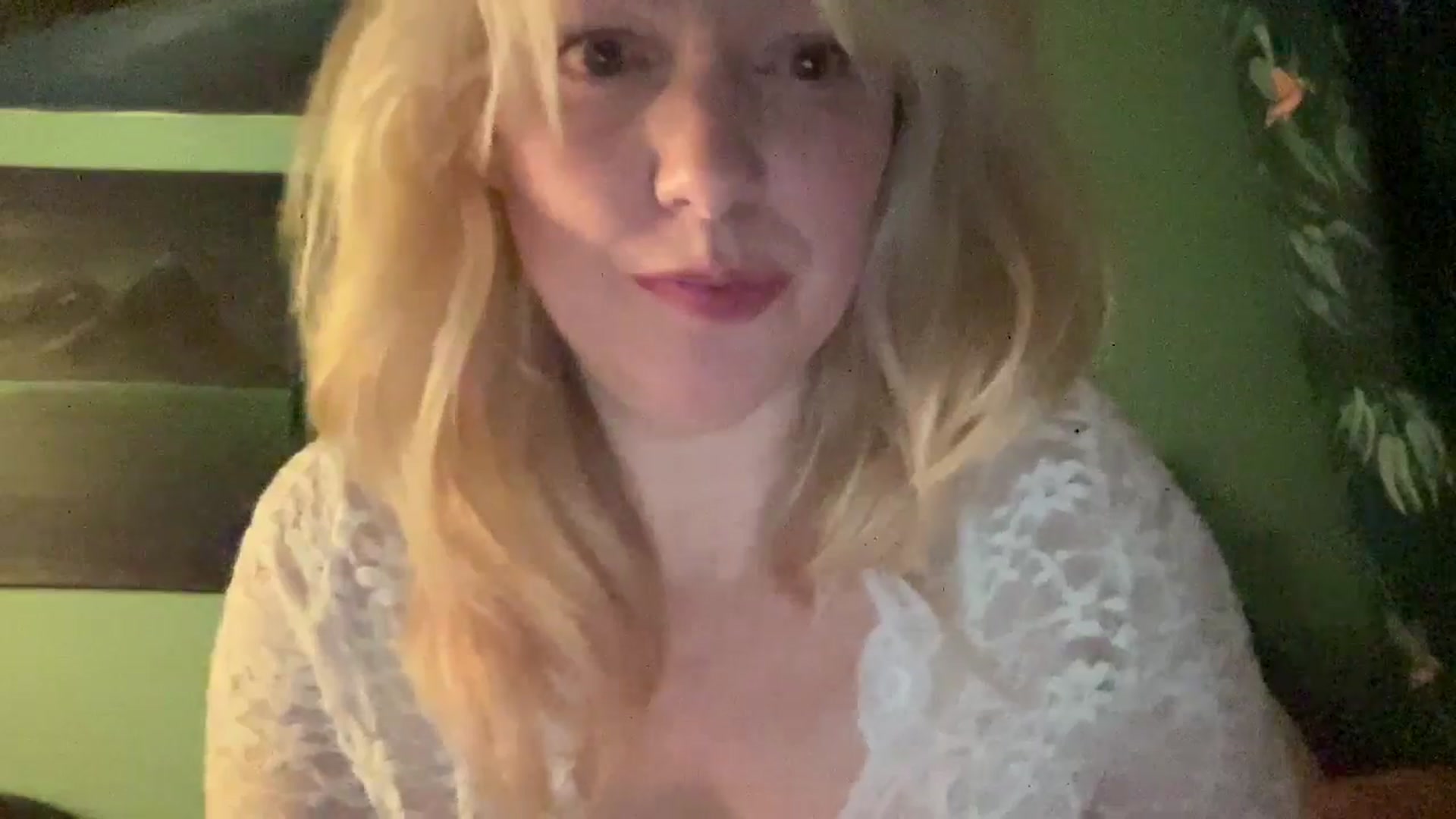 Gallery image thumbnail from MsFunCurious's myfreecams stream on, 02/18/2026, 01:52 image 16 of 20