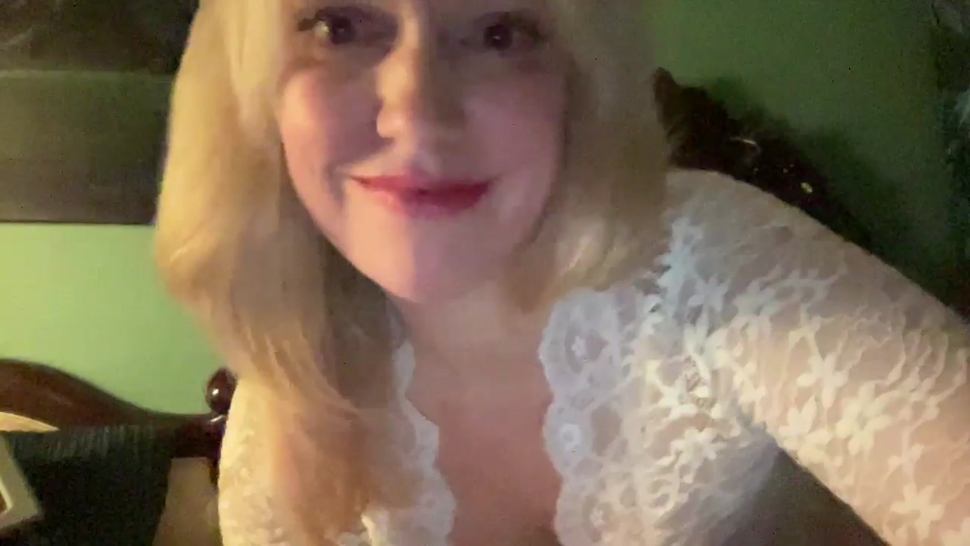 Gallery image thumbnail from MsFunCurious's myfreecams stream on, 02/18/2026, 03:27 image 5 of 20