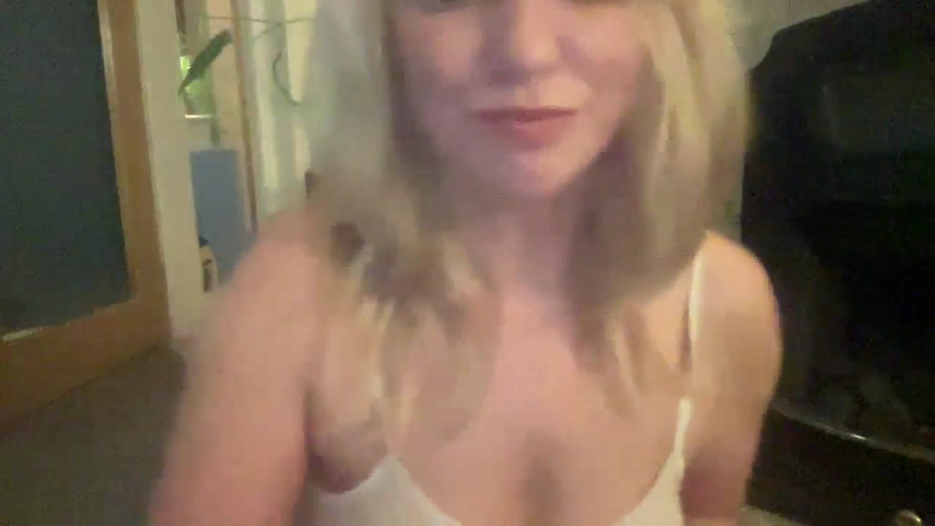 Gallery image thumbnail from MsFunCurious's myfreecams stream on, 02/22/2026, 01:07 image 18 of 20