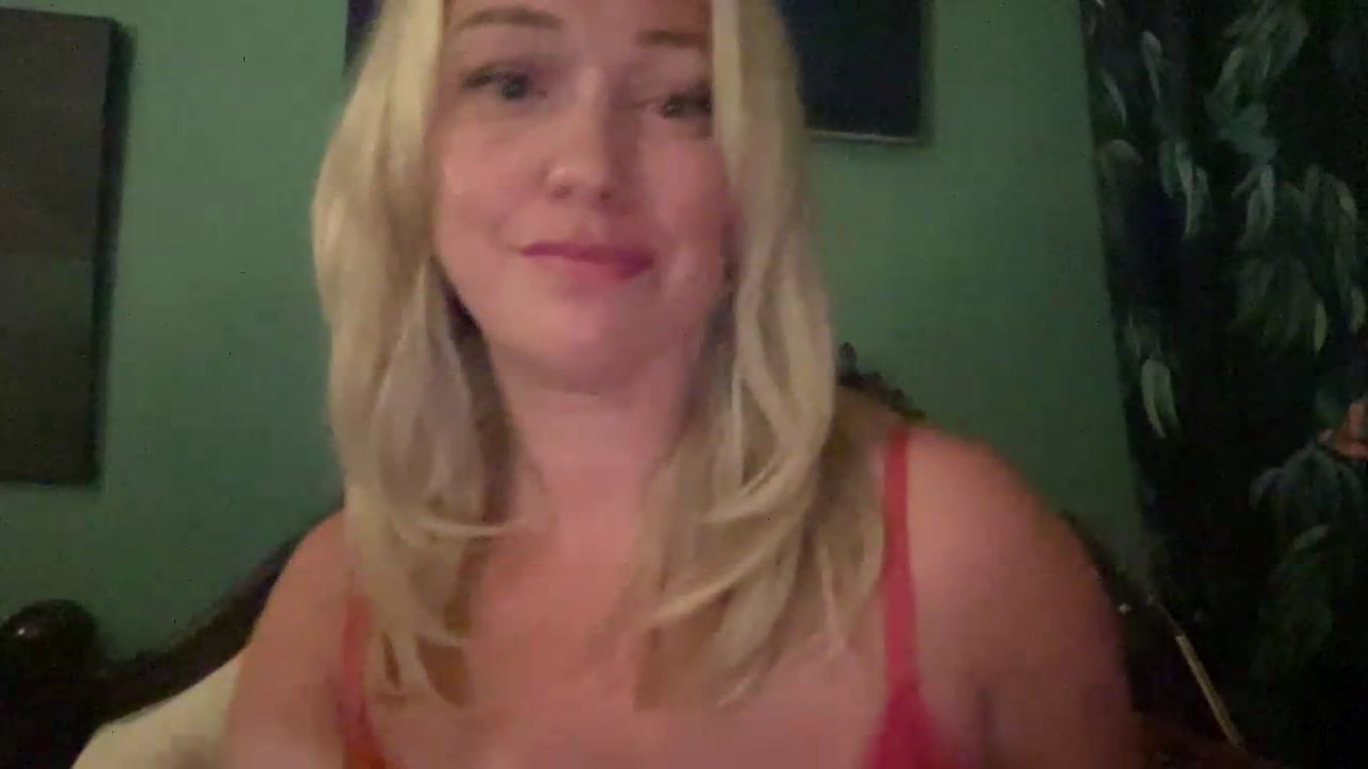 Gallery image thumbnail from MsFunCurious's myfreecams stream on, 07/27/2026, 02:49 image 2 of 20