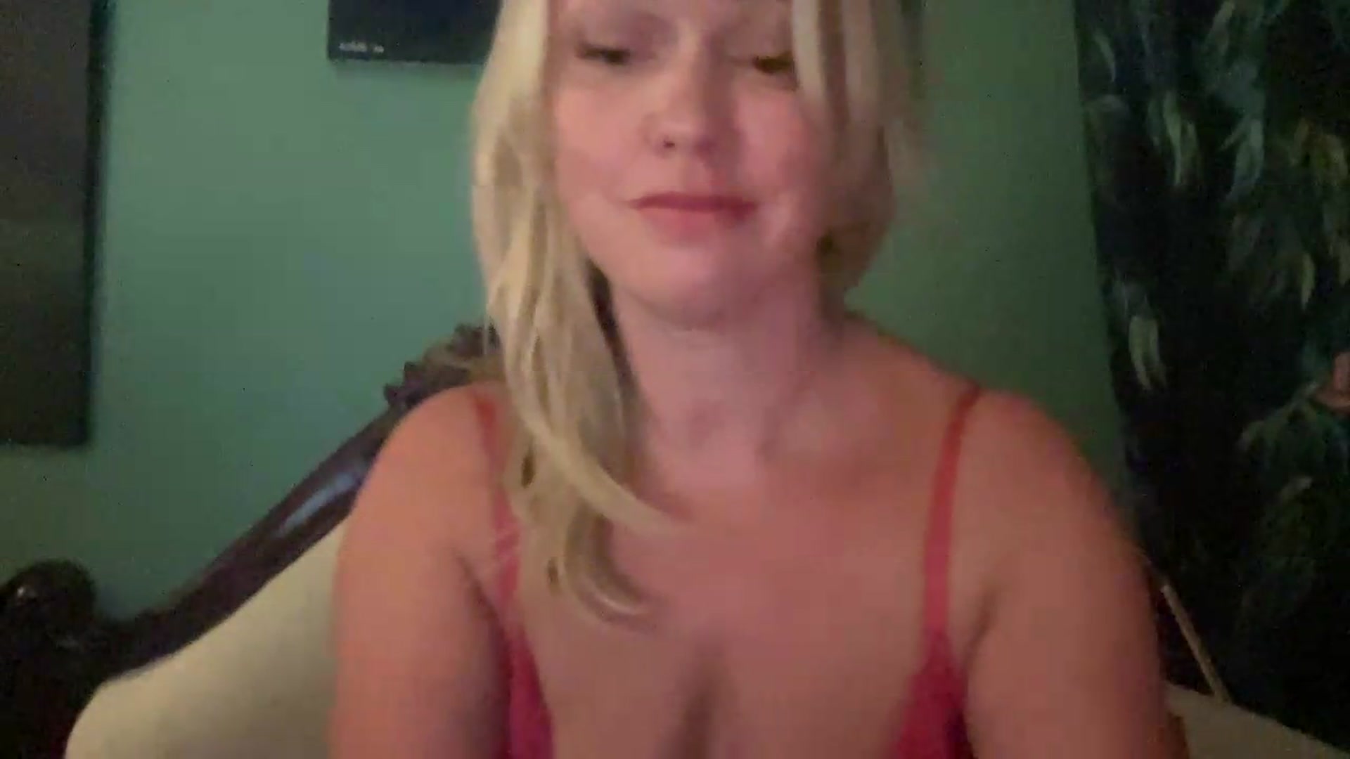 Gallery image thumbnail from MsFunCurious's myfreecams stream on, 07/27/2026, 02:49 image 5 of 20