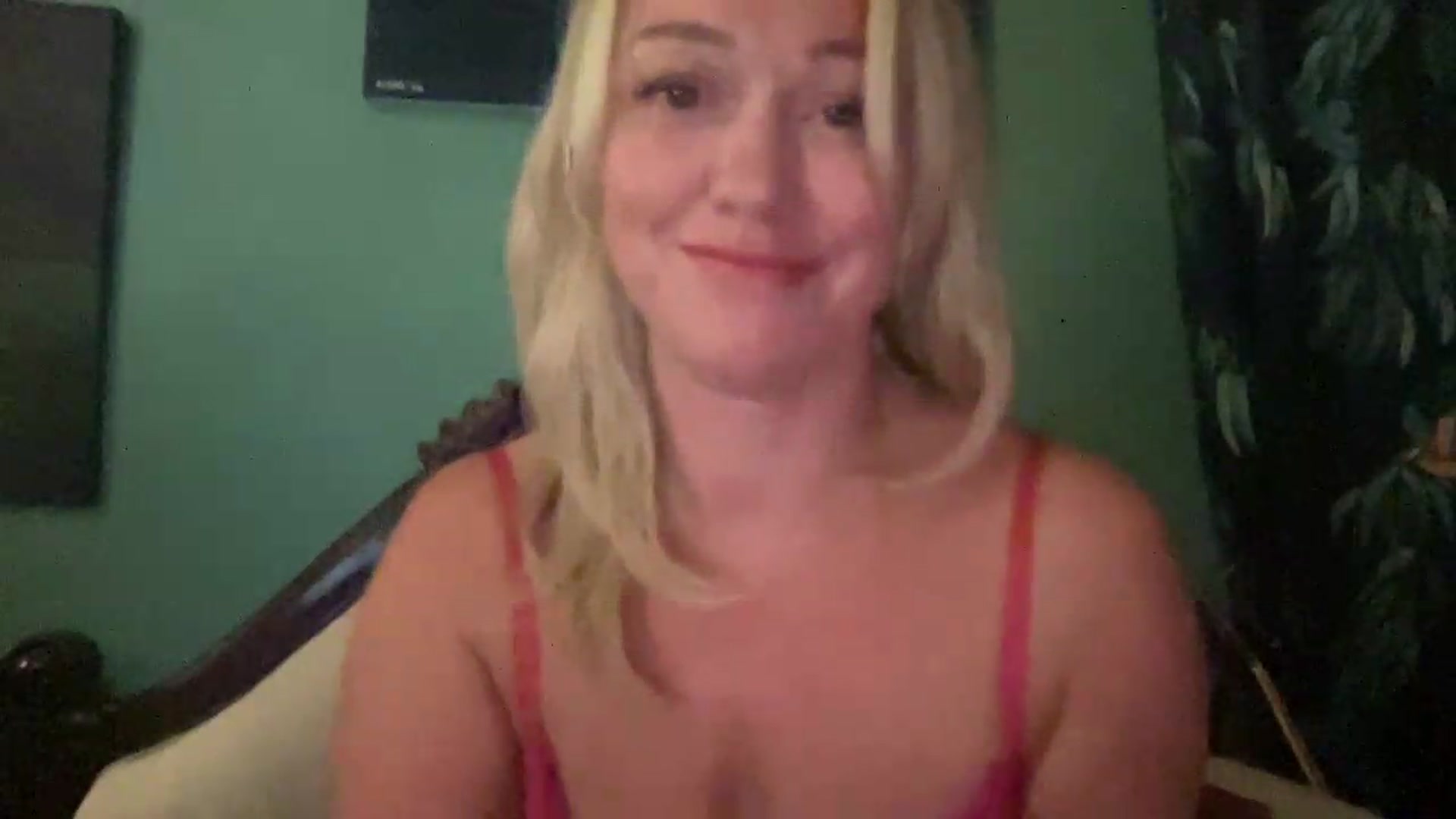 Gallery image thumbnail from MsFunCurious's myfreecams stream on, 07/27/2026, 02:49 image 7 of 20
