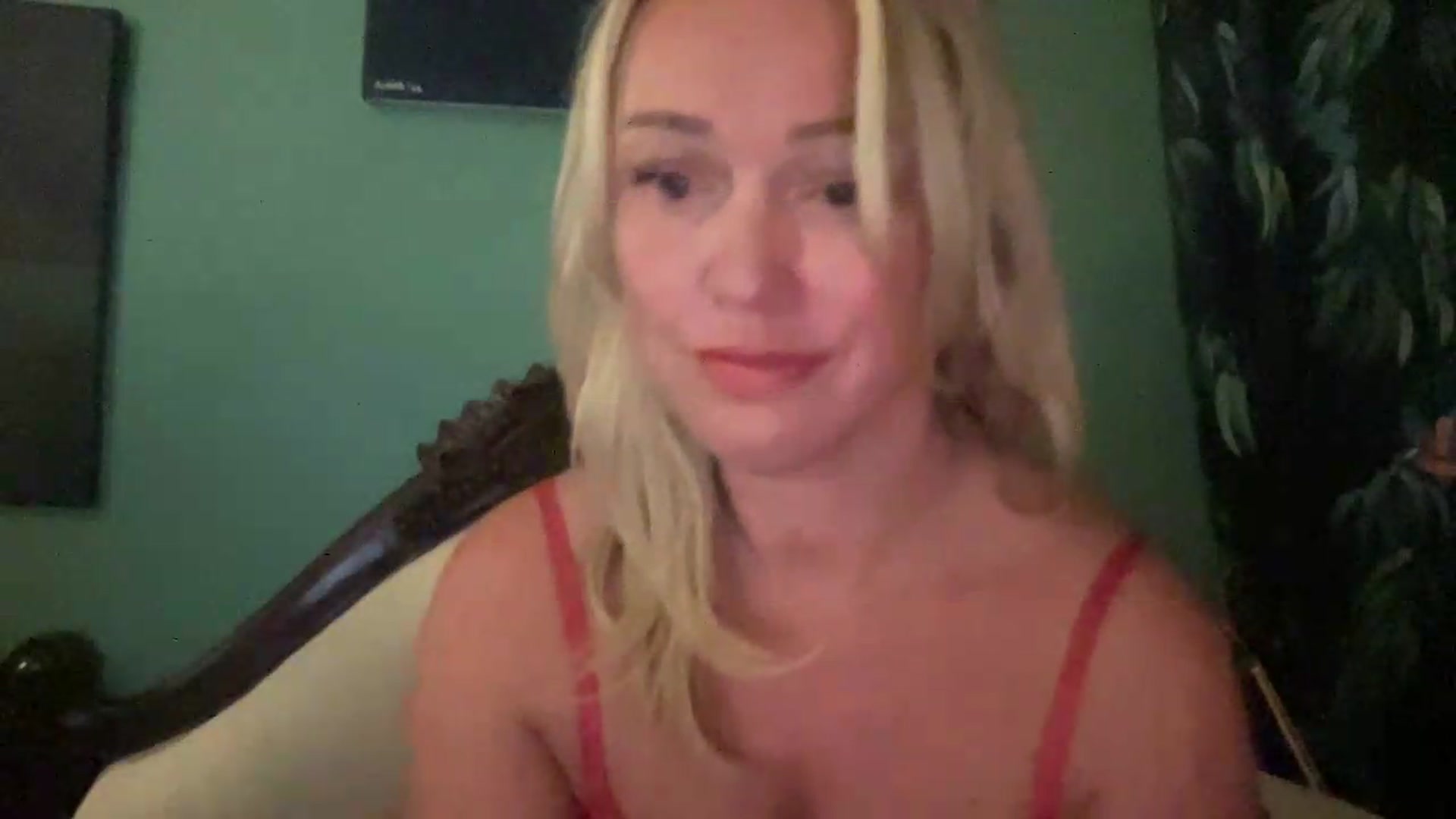 Gallery image thumbnail from MsFunCurious's myfreecams stream on, 07/27/2026, 02:49 image 6 of 20