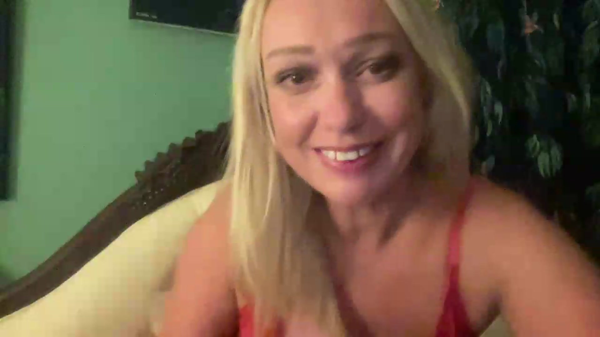 Gallery image thumbnail from MsFunCurious's myfreecams stream on, 08/23/2026, 01:55 image 20 of 20