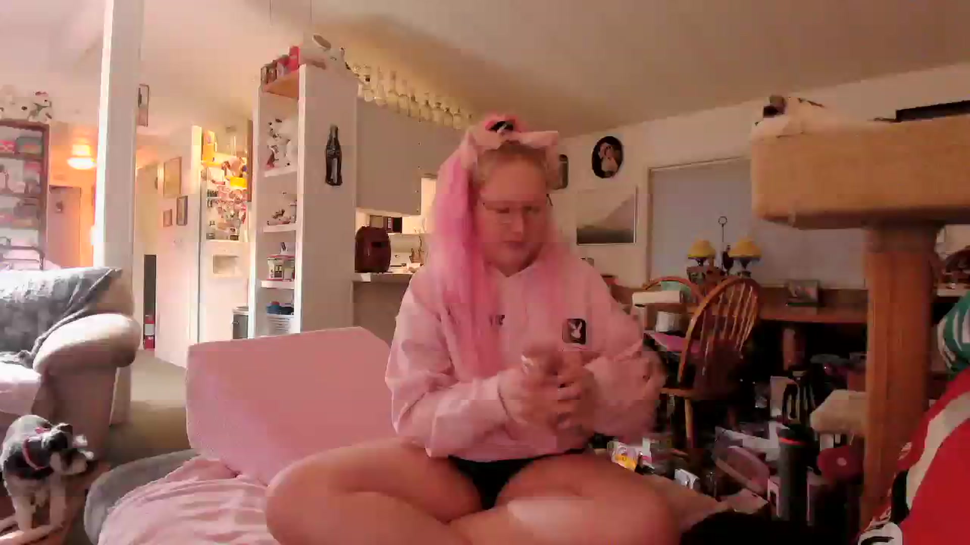 Gallery image thumbnail from MsGrumpyCunt's myfreecams stream on, 03/26/2024, 03:47 image 3 of 20