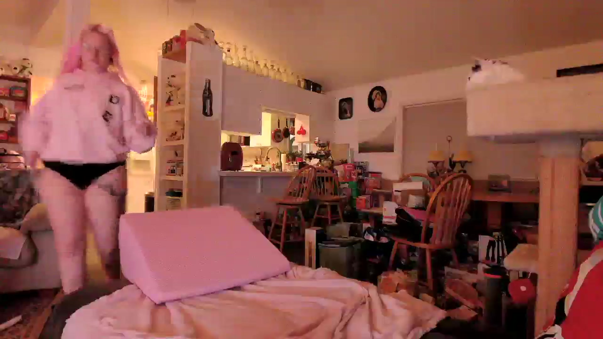 Gallery image thumbnail from MsGrumpyCunt's myfreecams stream on, 03/26/2024, 03:47 image 16 of 20