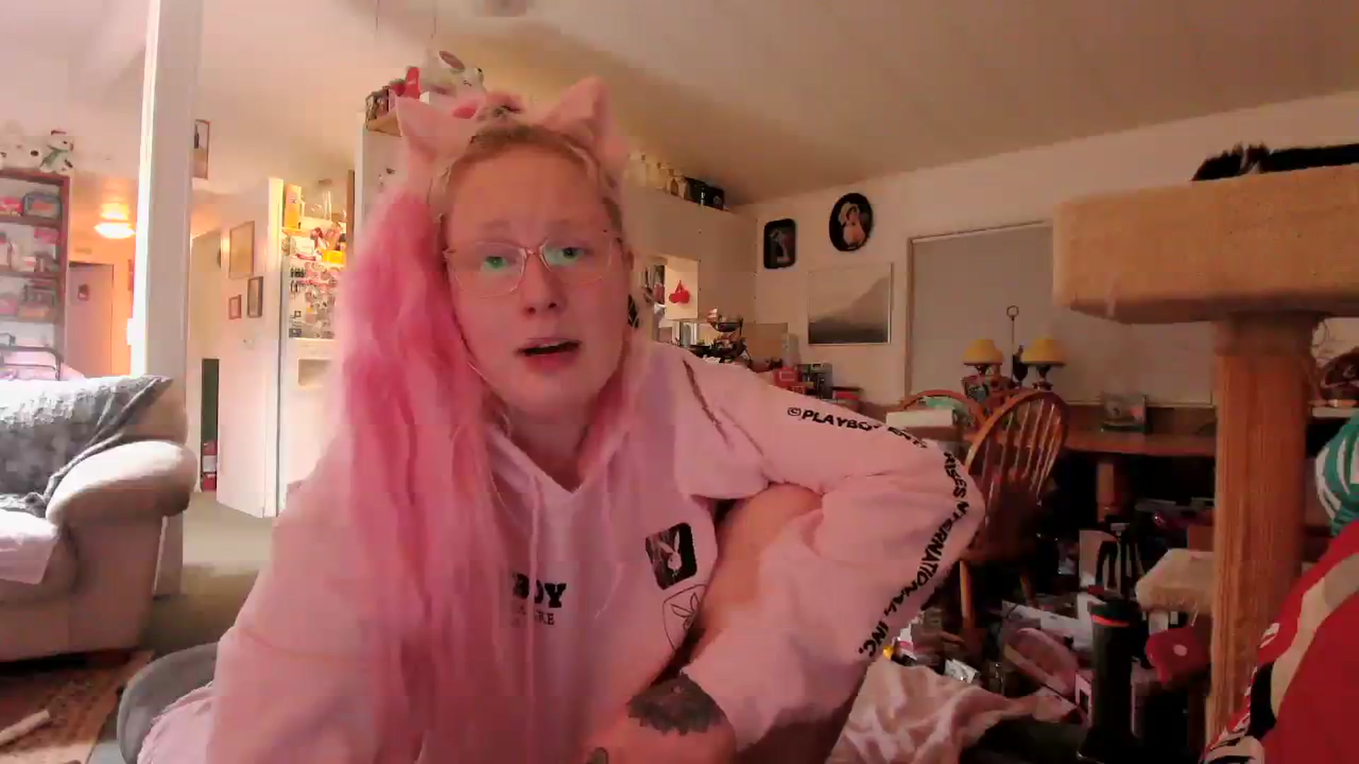 Gallery image thumbnail from MsGrumpyCunt's myfreecams stream on, 03/26/2024, 03:47 image 8 of 20